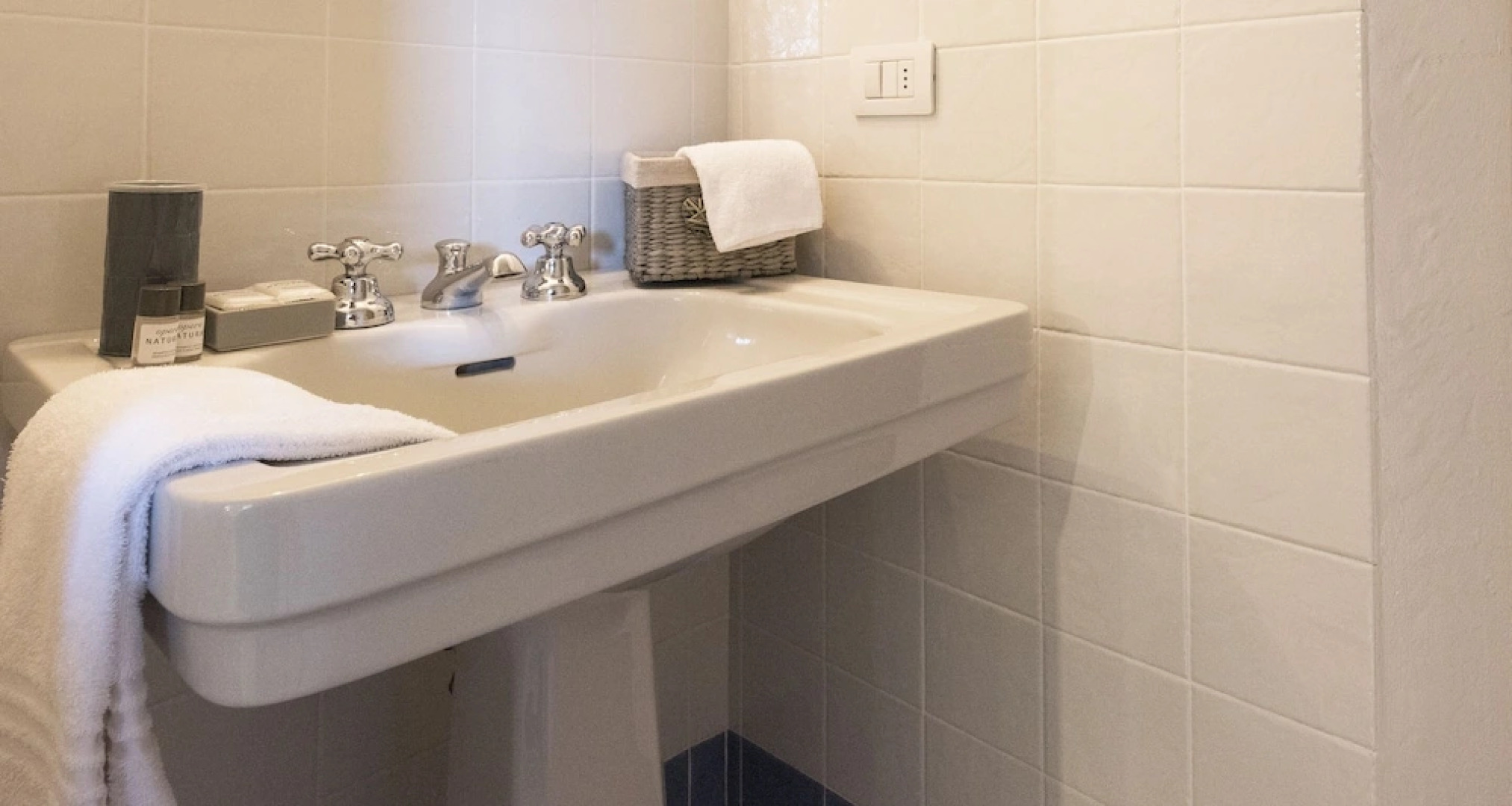 Villa Bianca on the Lake - Parking