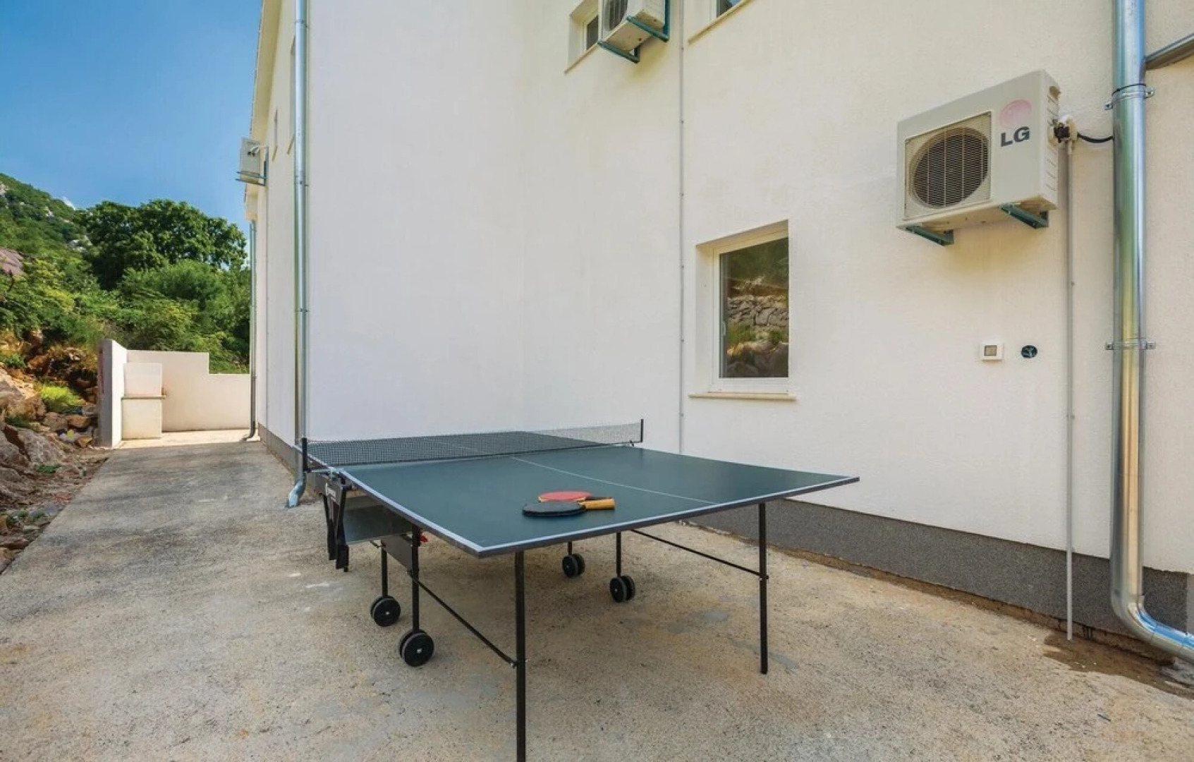 Nice Home in Lukovo with Hot Tub, WiFi & 4 Bedrooms