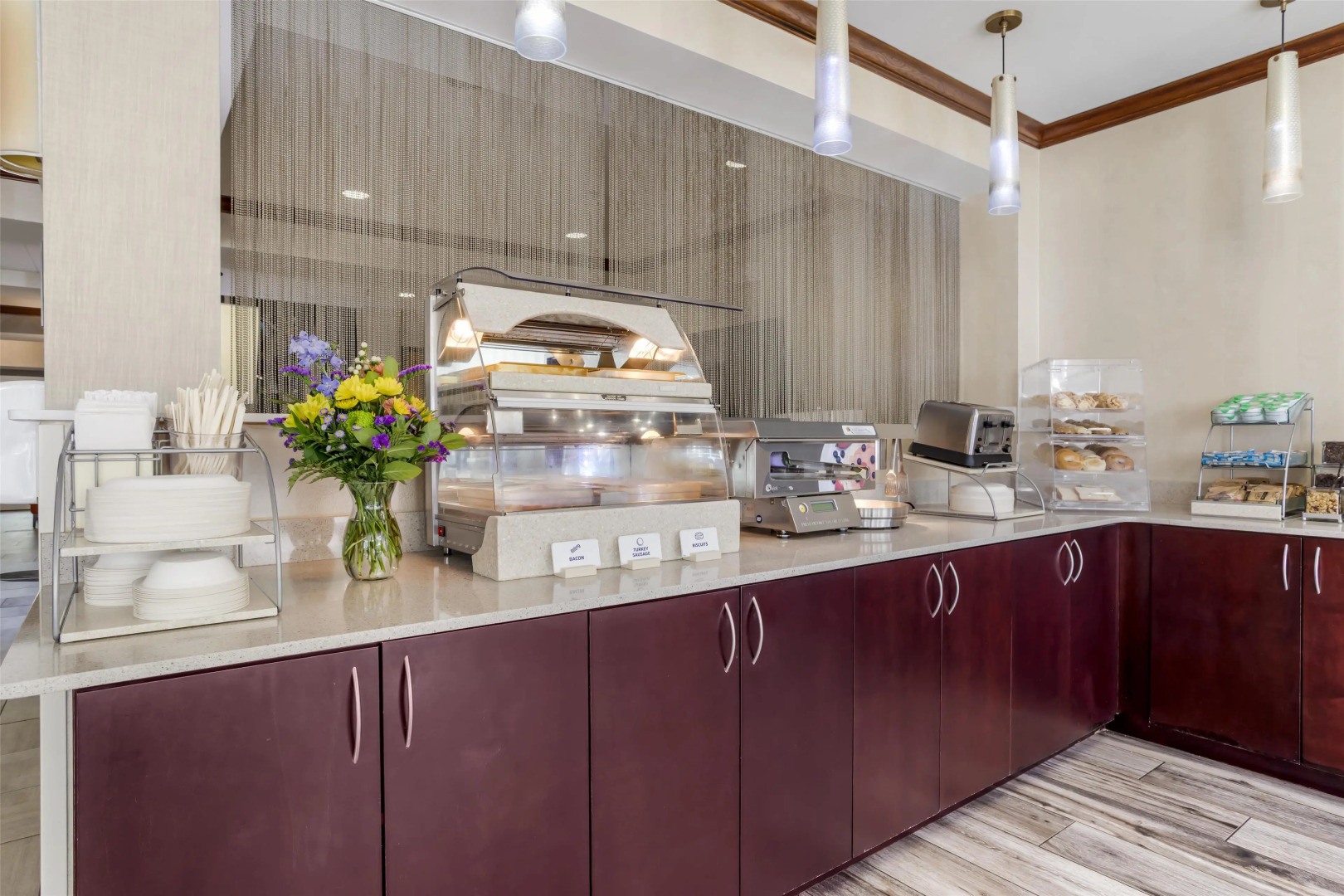 Best Western Plus River Escape Inn & Suites