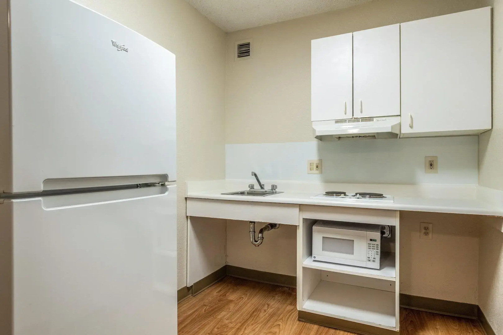 HomeTowne Studios Tacoma - Hosmer