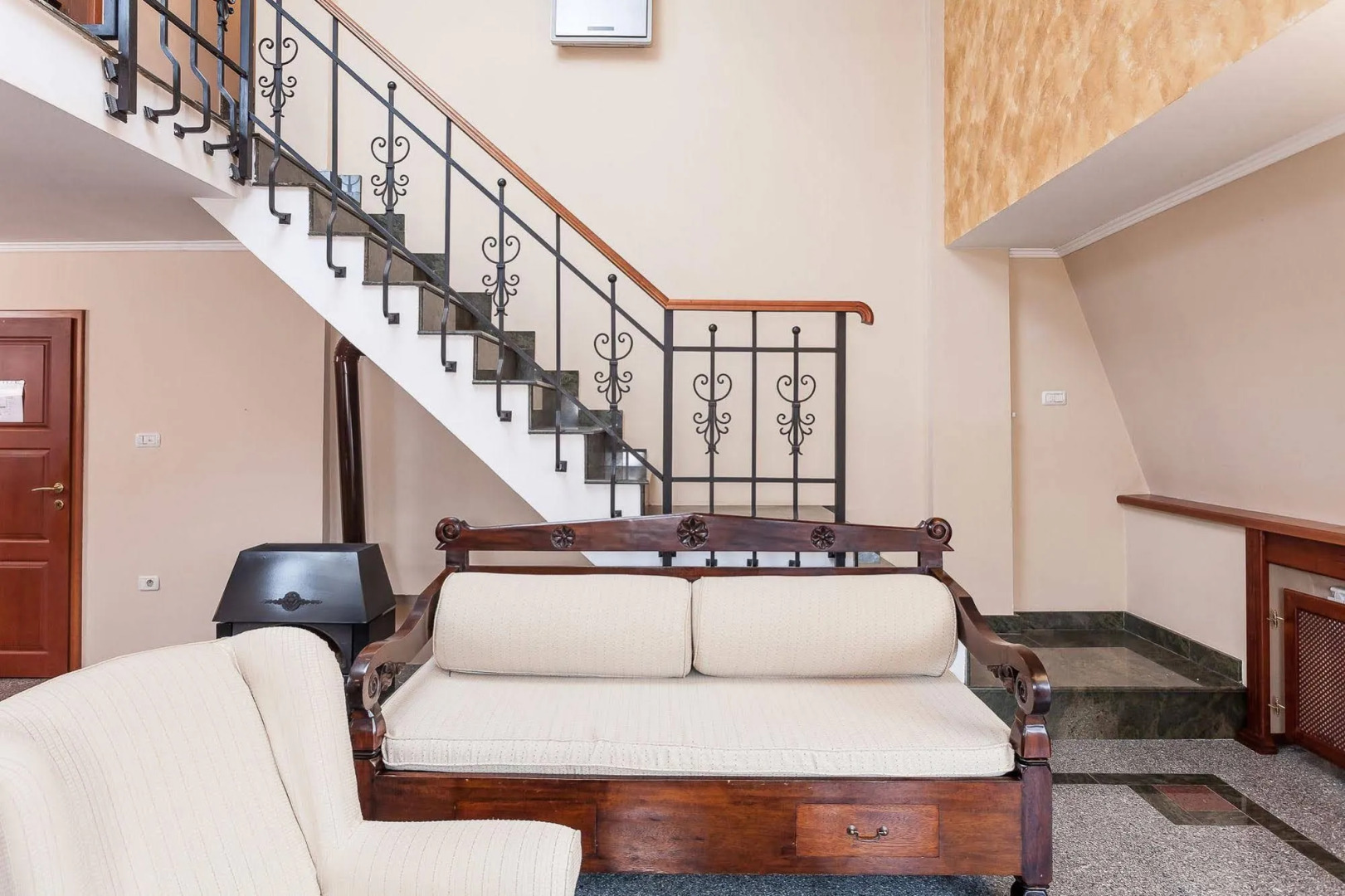 Modern Inn Boutique Hotel