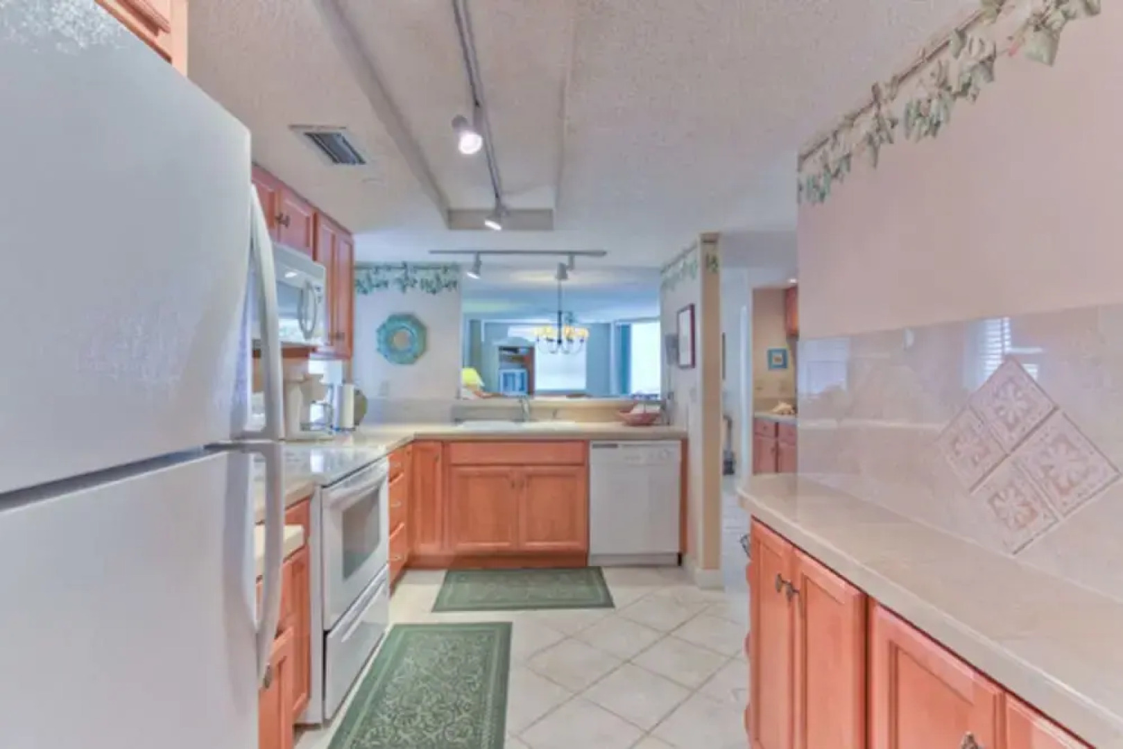 Hodnett Cooper's North Breakers