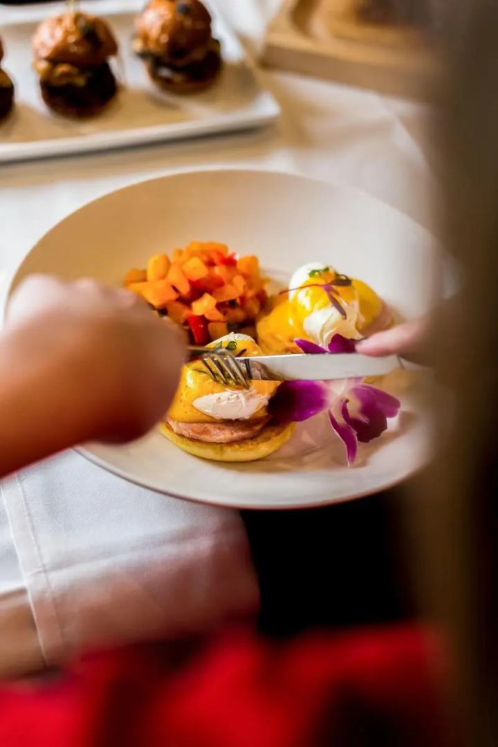 The Drake Oak Brook, Autograph Hotels