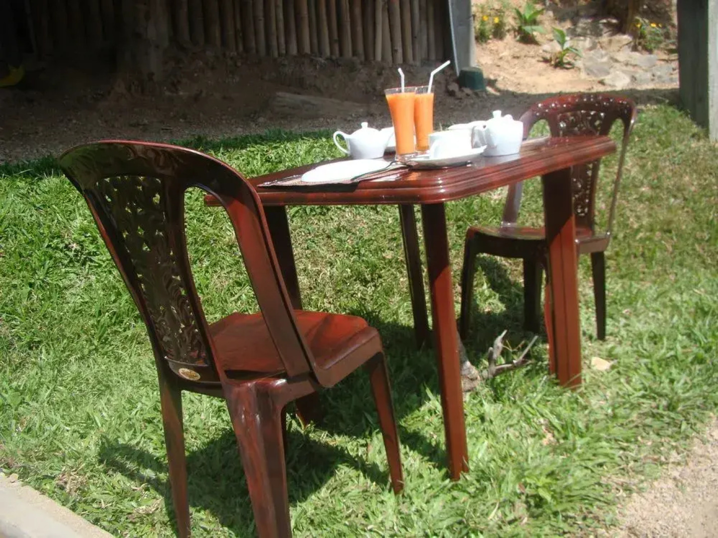 Yoho Okan Rock Wooden Cabana