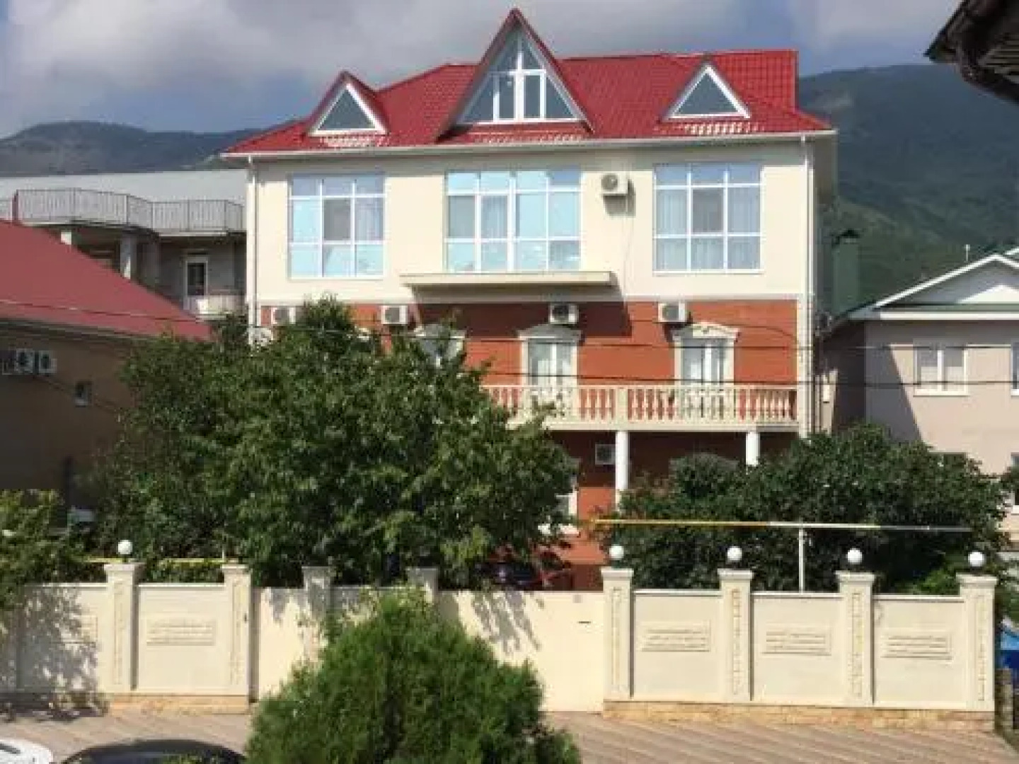 Гостевой Дом на Изумрудной