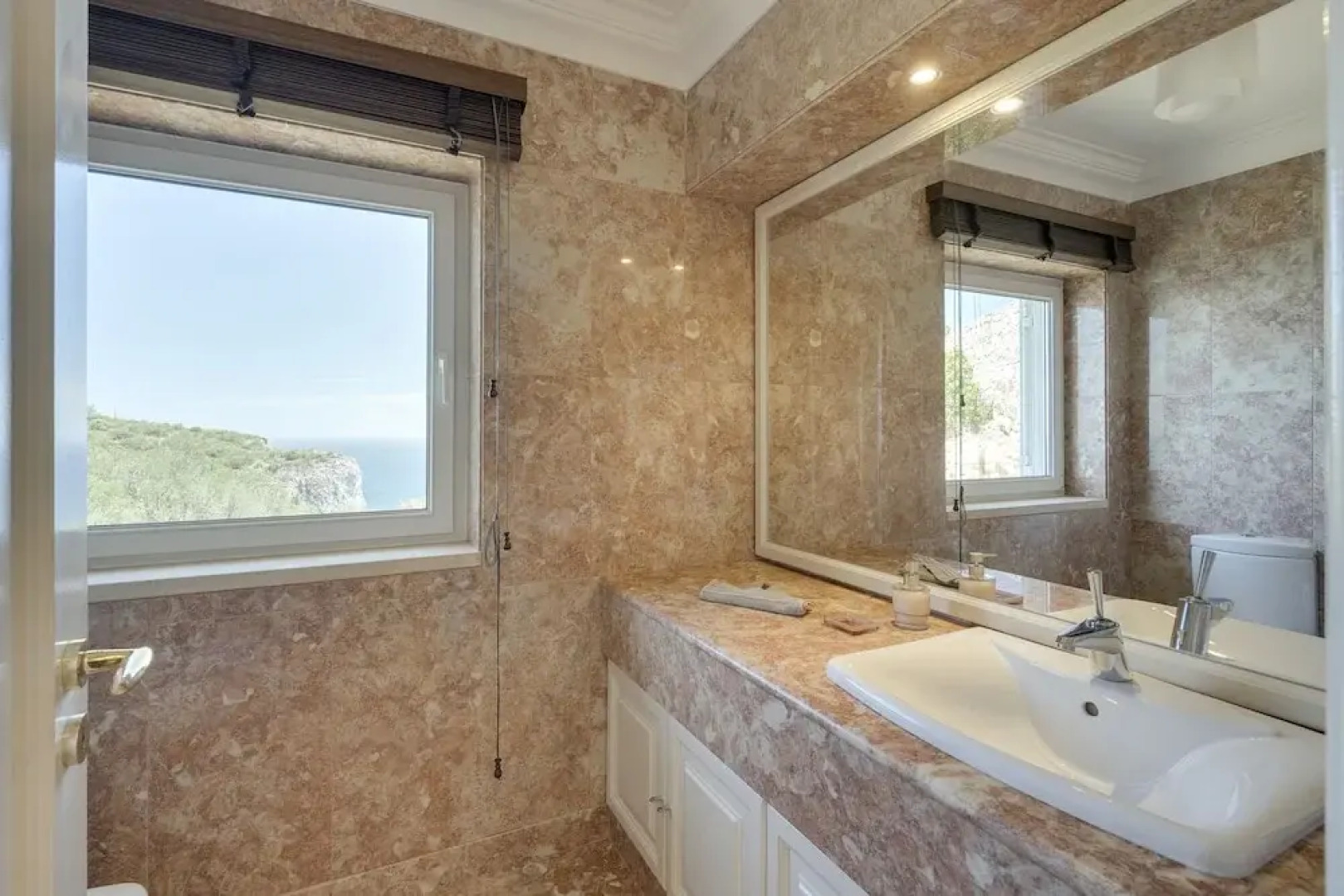 Coastline Arrabida Villa by Cadenzalux