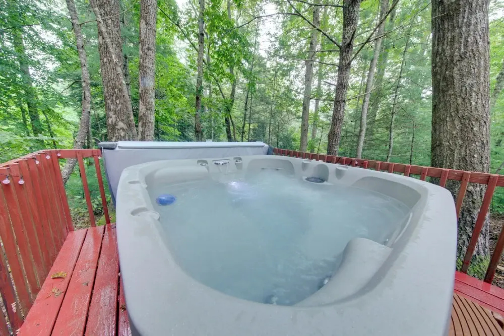 Charming Blue Ridge Mountain Cabin w/ Hot Tub