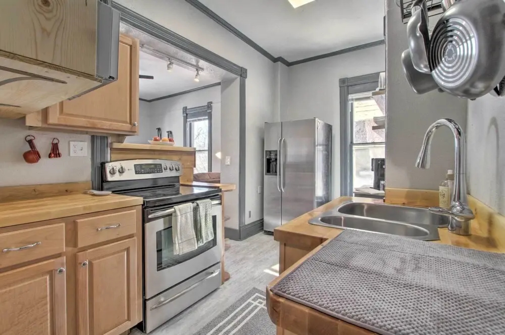 Quaint Helena Apartment - Walkable to Downtown!