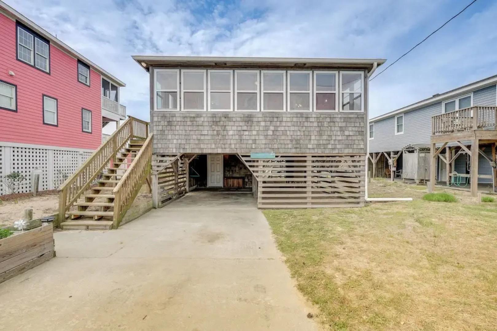 Updated Kitty Hawk Semi-oceanfront w/ Ocean Views