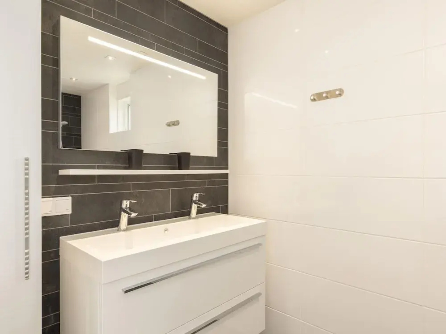 Canal-side Bungalow Stay