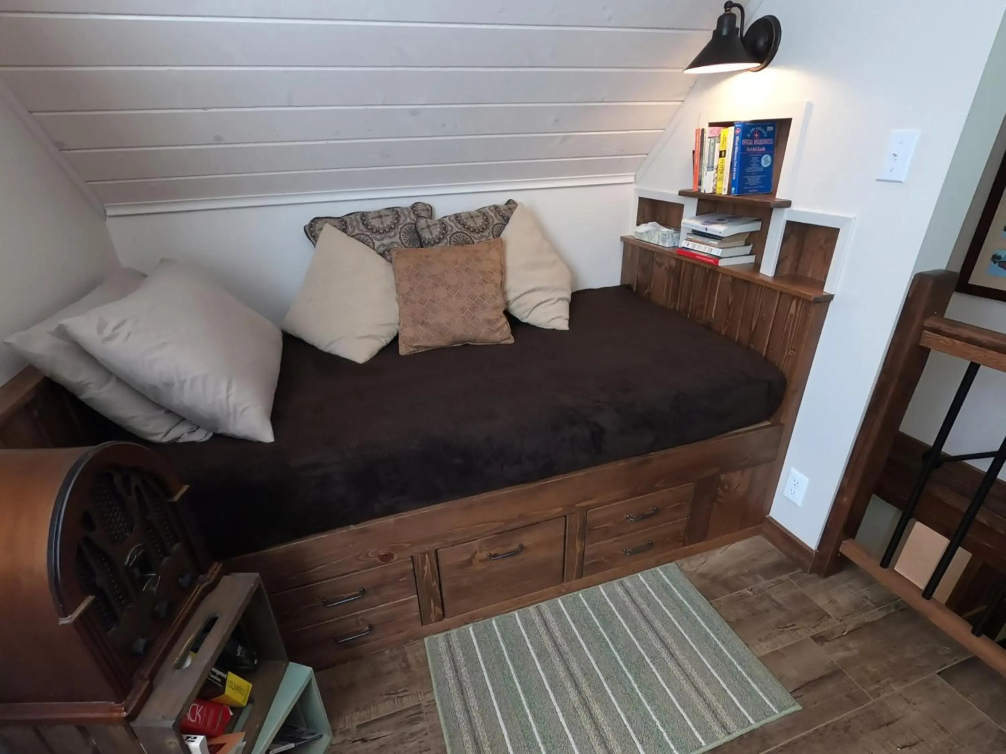 4 Mile Creek Cabin (Creekside)