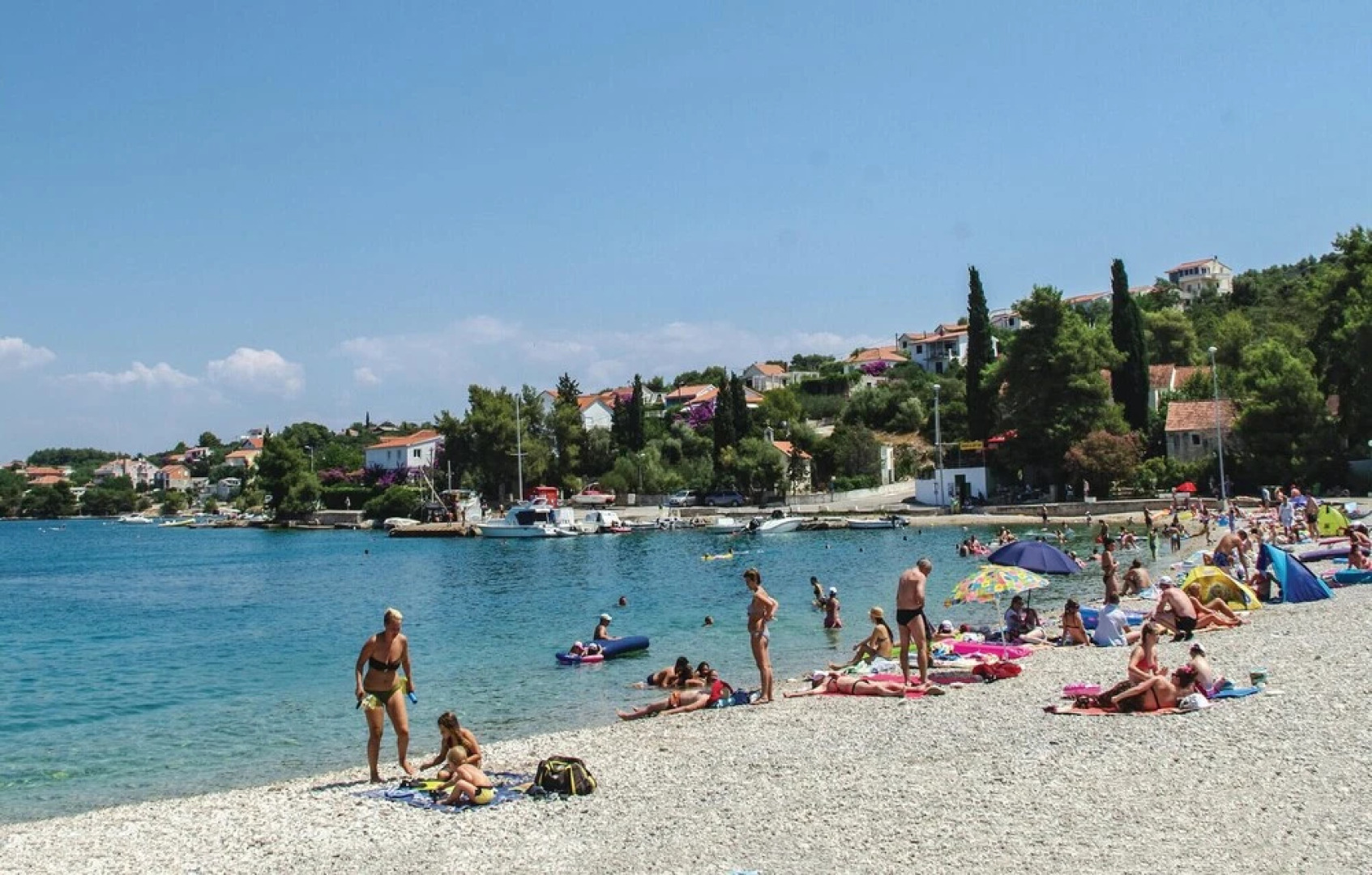 Beautiful Home in Grohote With Wifi, 4 Bedrooms and Sauna