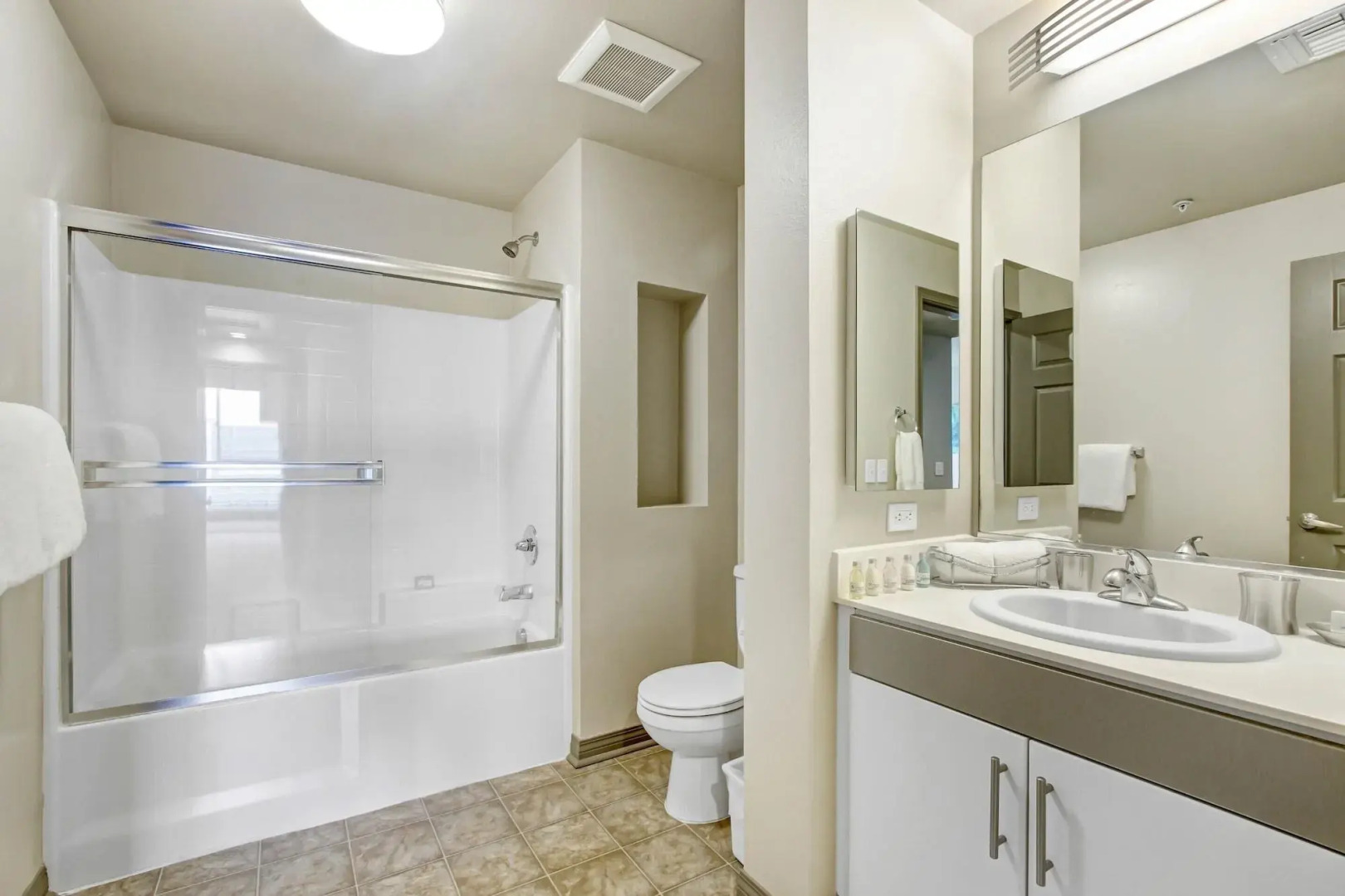 Global Luxury Suites at Marina Del Rey