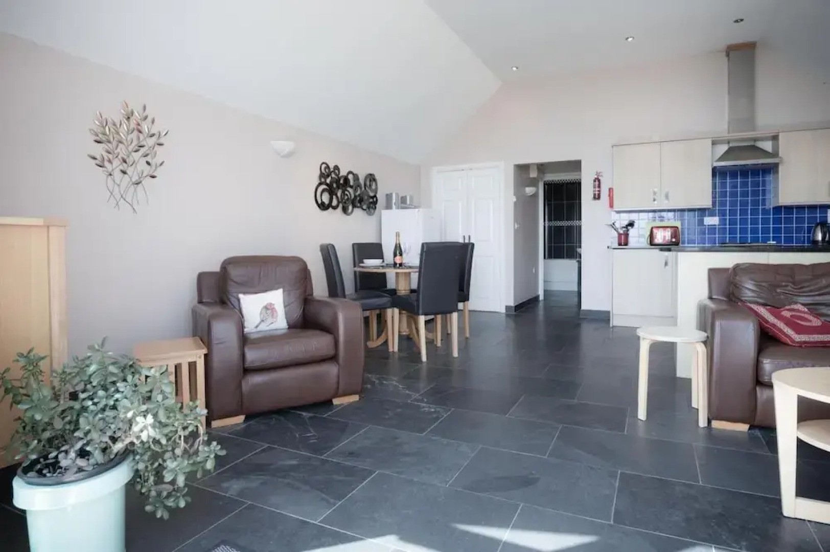 Manor View - 1 Bedroom Apartment - Pendine