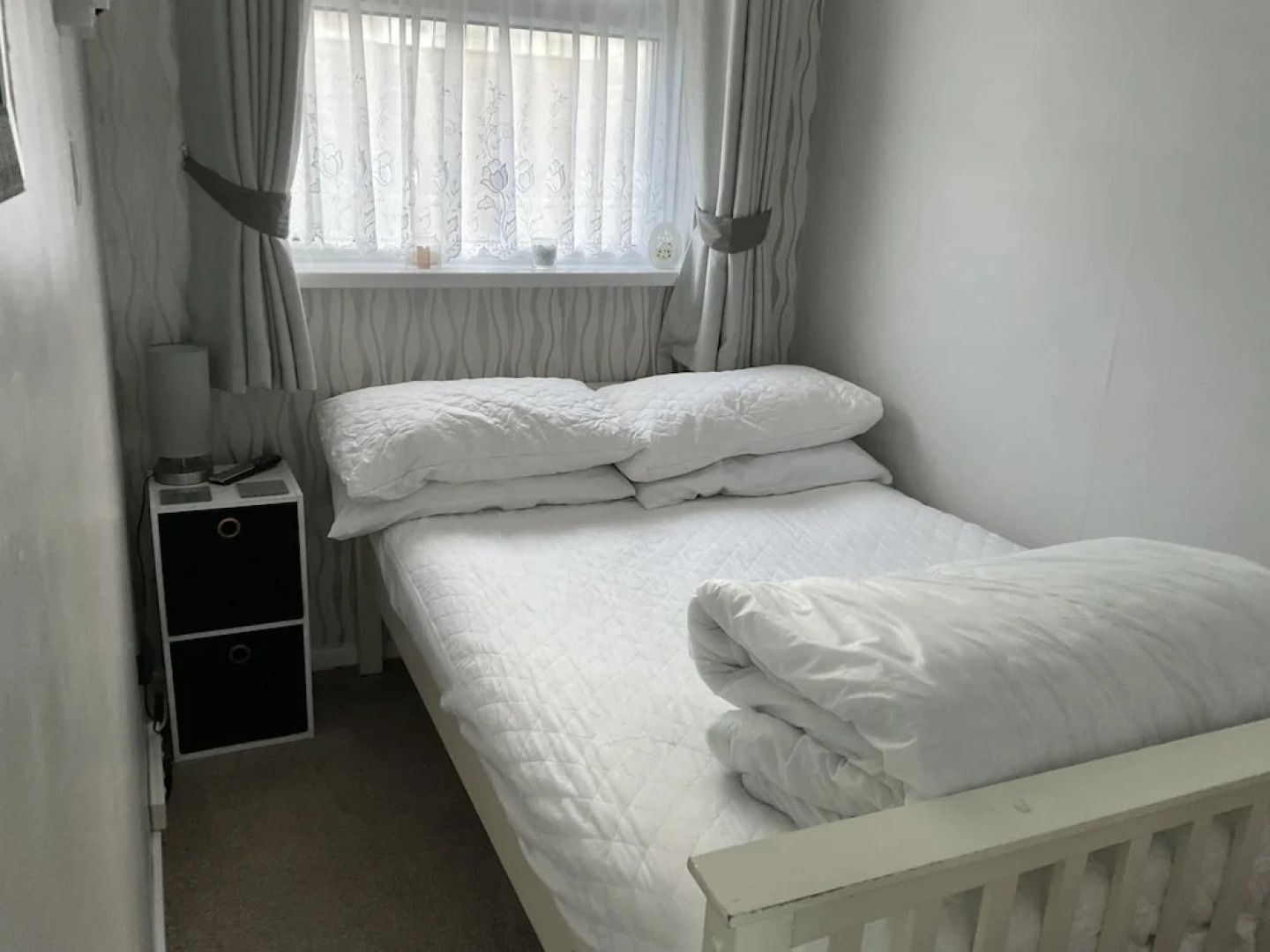 1st Floor Hillview 2 Bedroomed Central Location