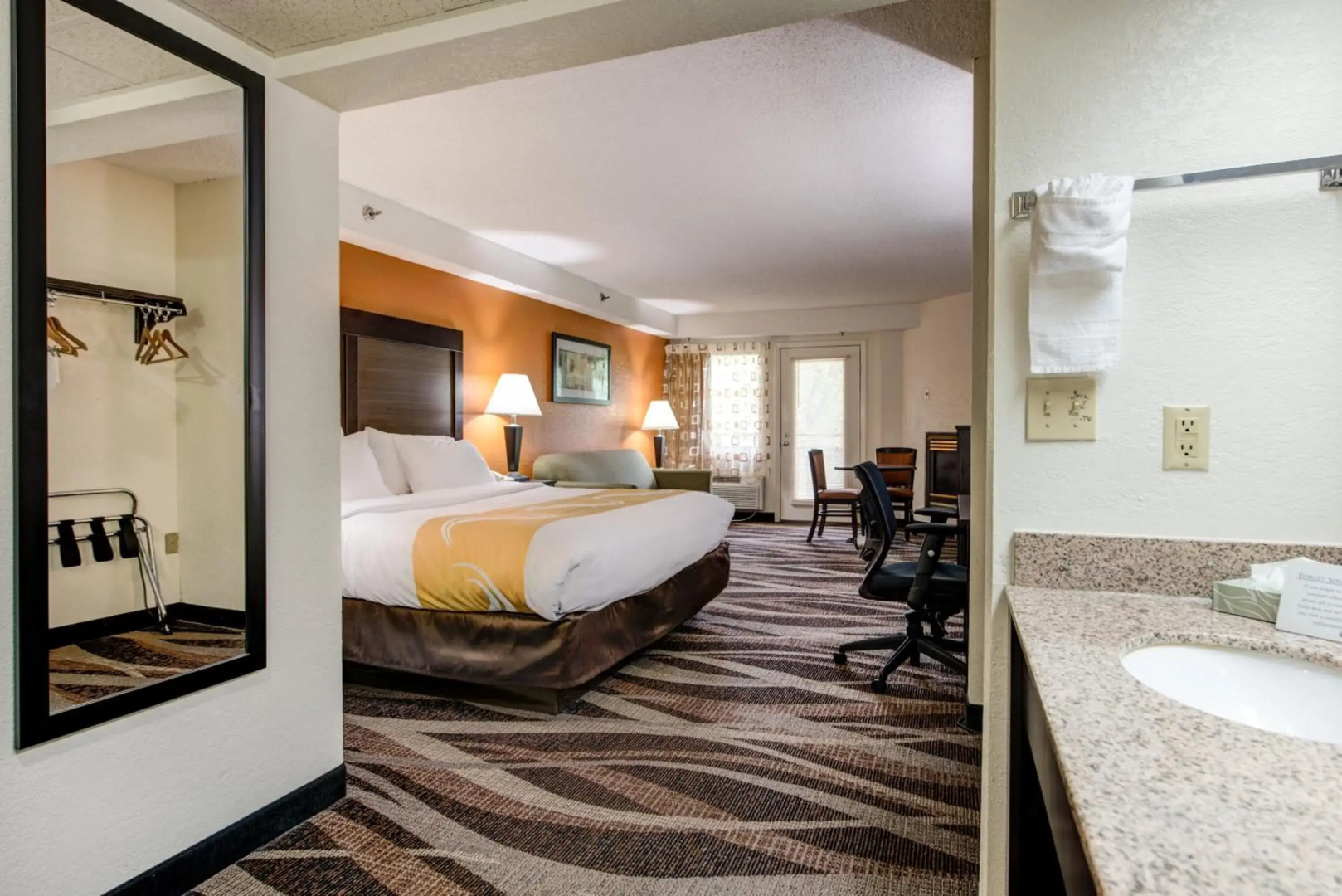 Quality Inn Creekside - Downtown Gatlinburg