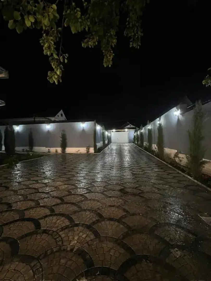 Cozy house 5 mins away from city center.