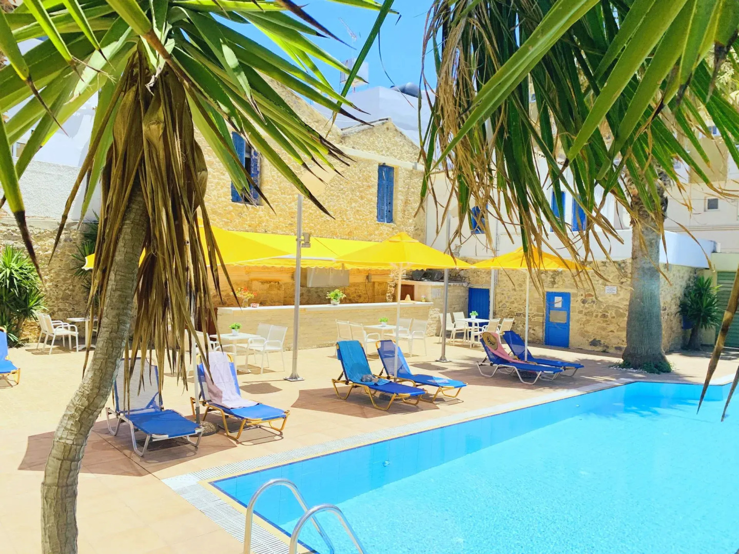 Kassavetis Apartments