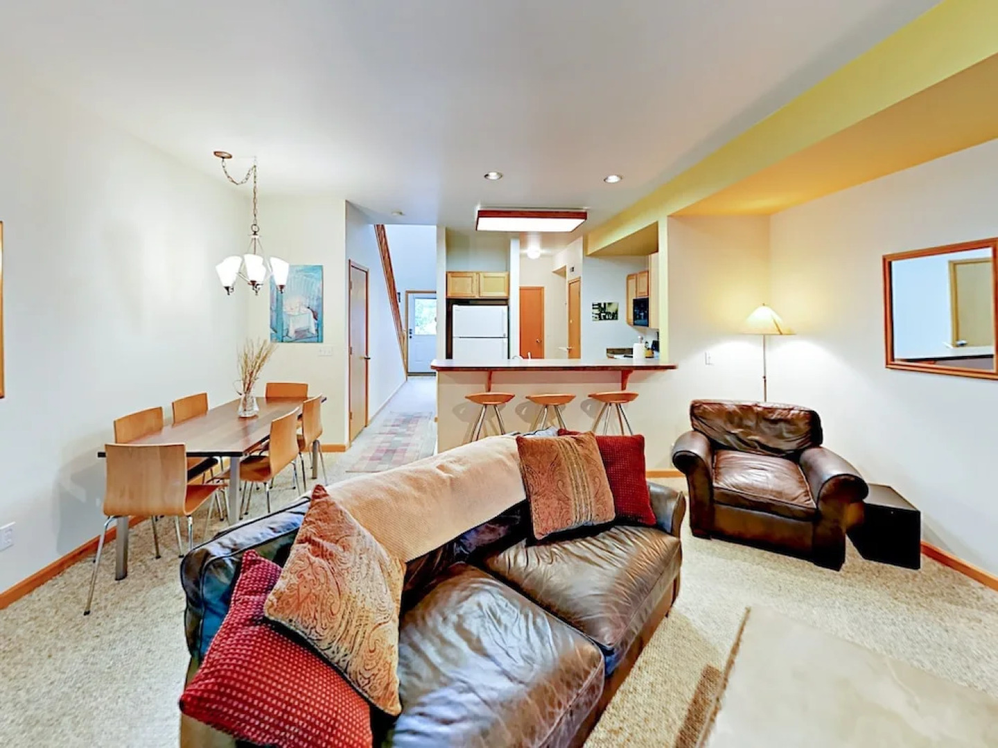 65 Stonegate Cir Townhouse 2 Bedrooms 2.5 Bathrooms Townhouse