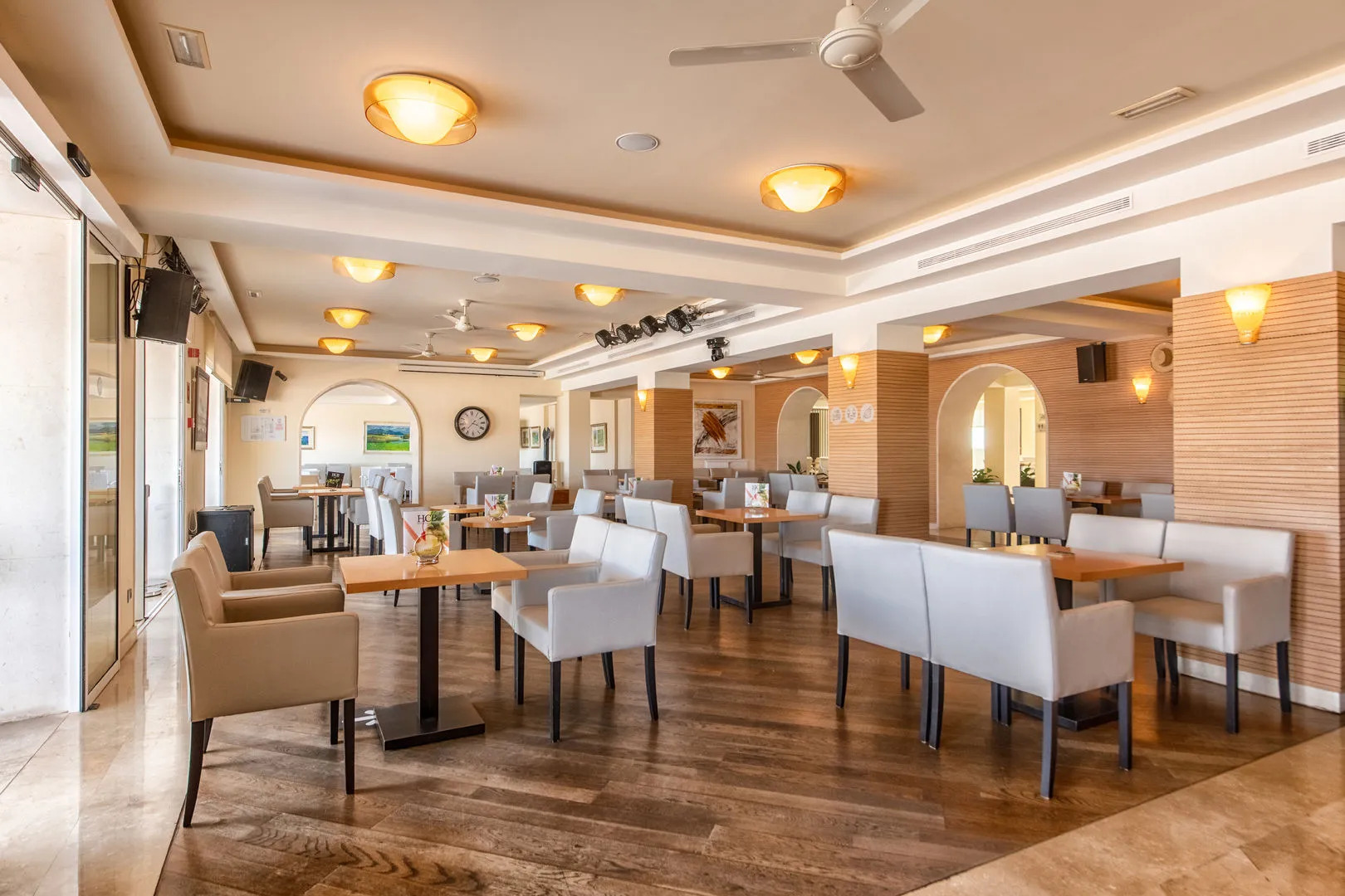 Отель Cala Bona