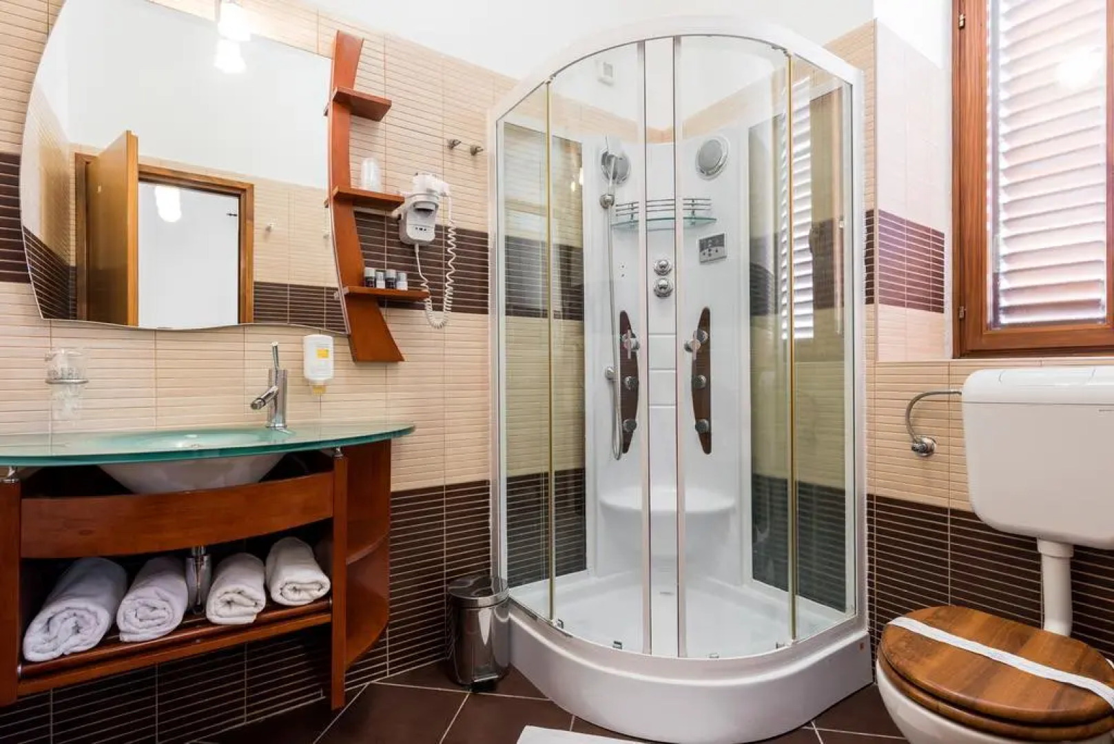 Marina Hotel - Restaurant