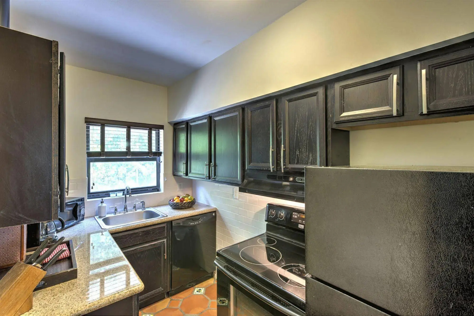 Miami Whitehouse Apartments