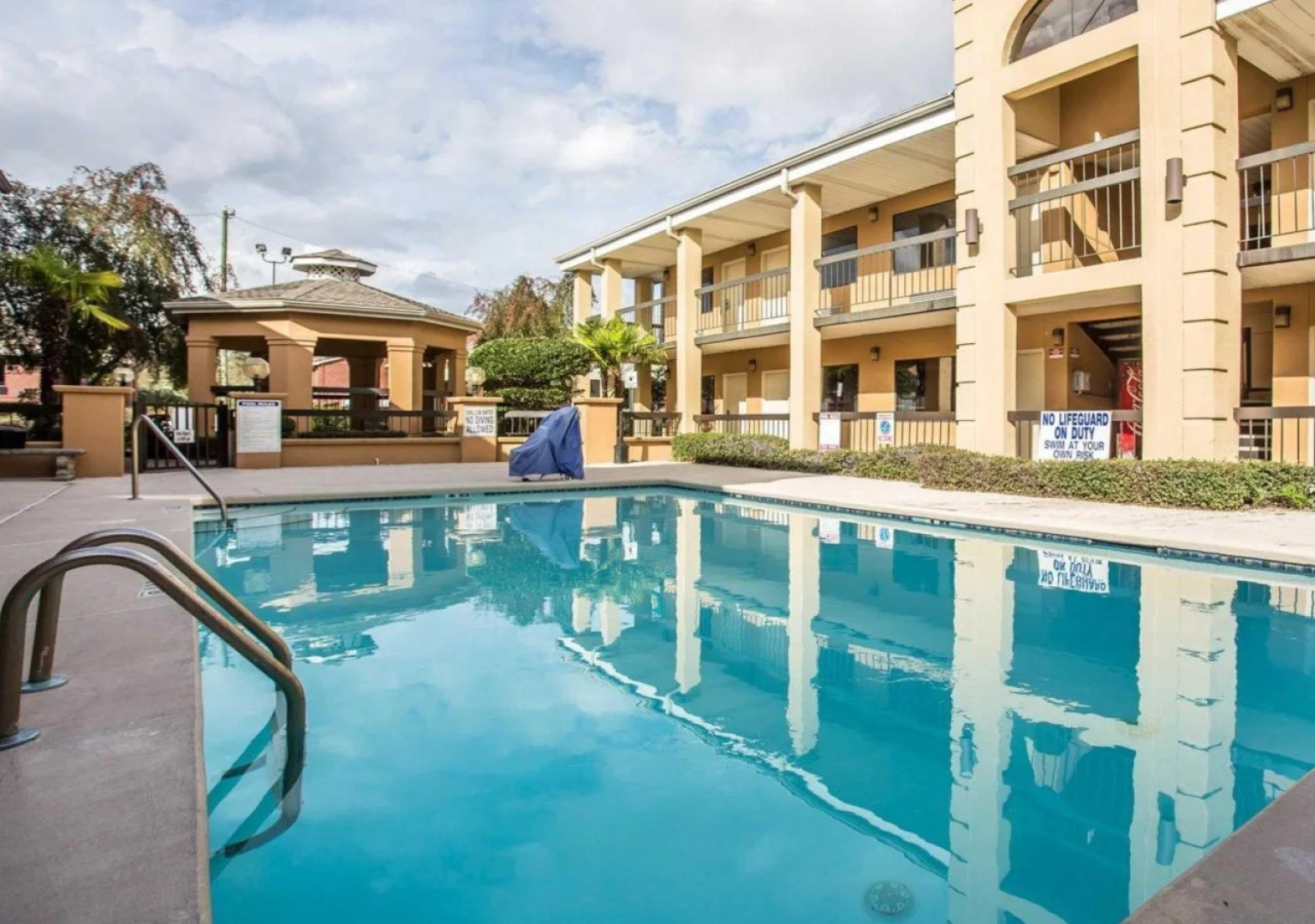 Suburban Studios Florence I-95