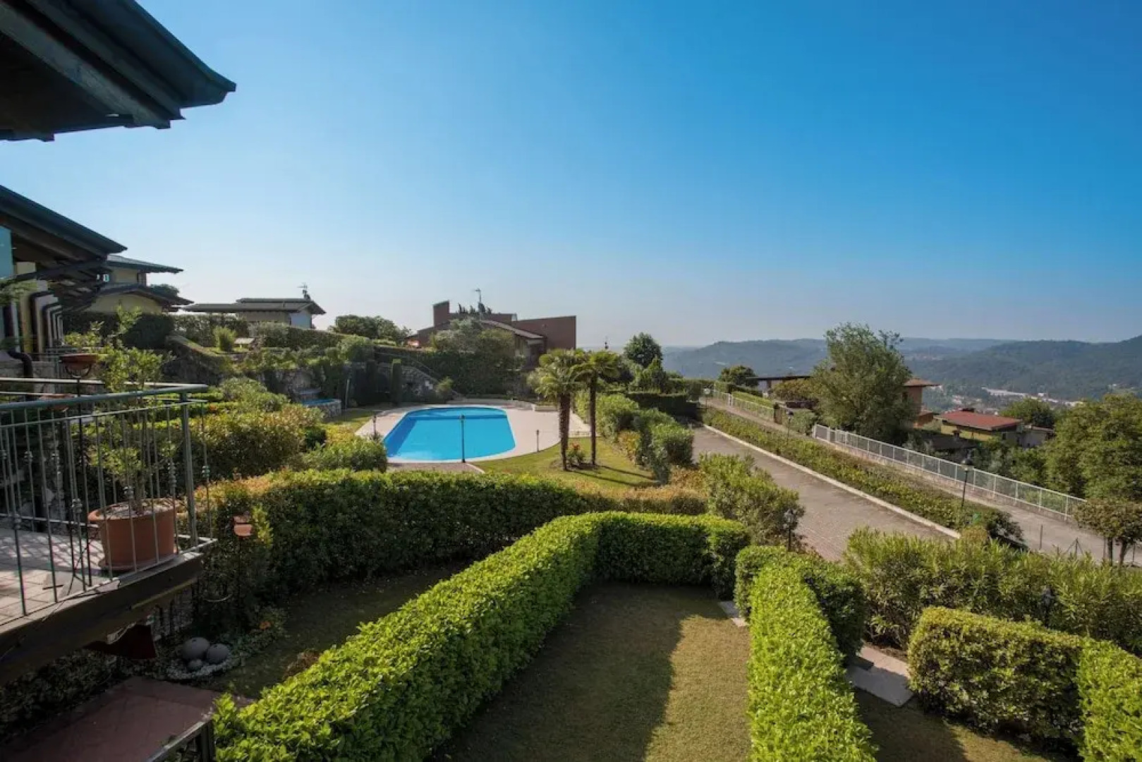 Red Villa With Shared Pool and Private Garden is the new Black on Lake Garda