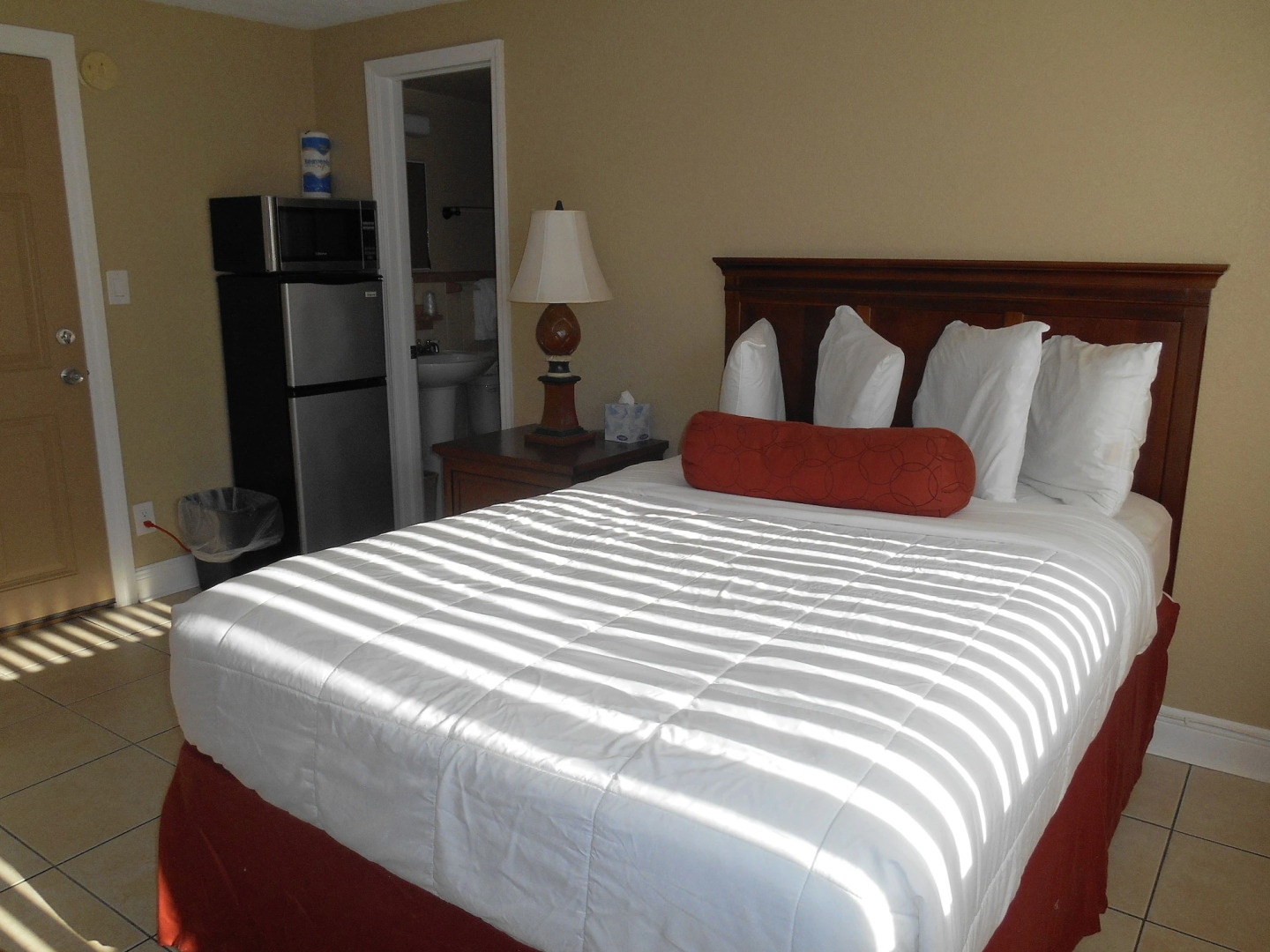 The Bayside Inn & Marina