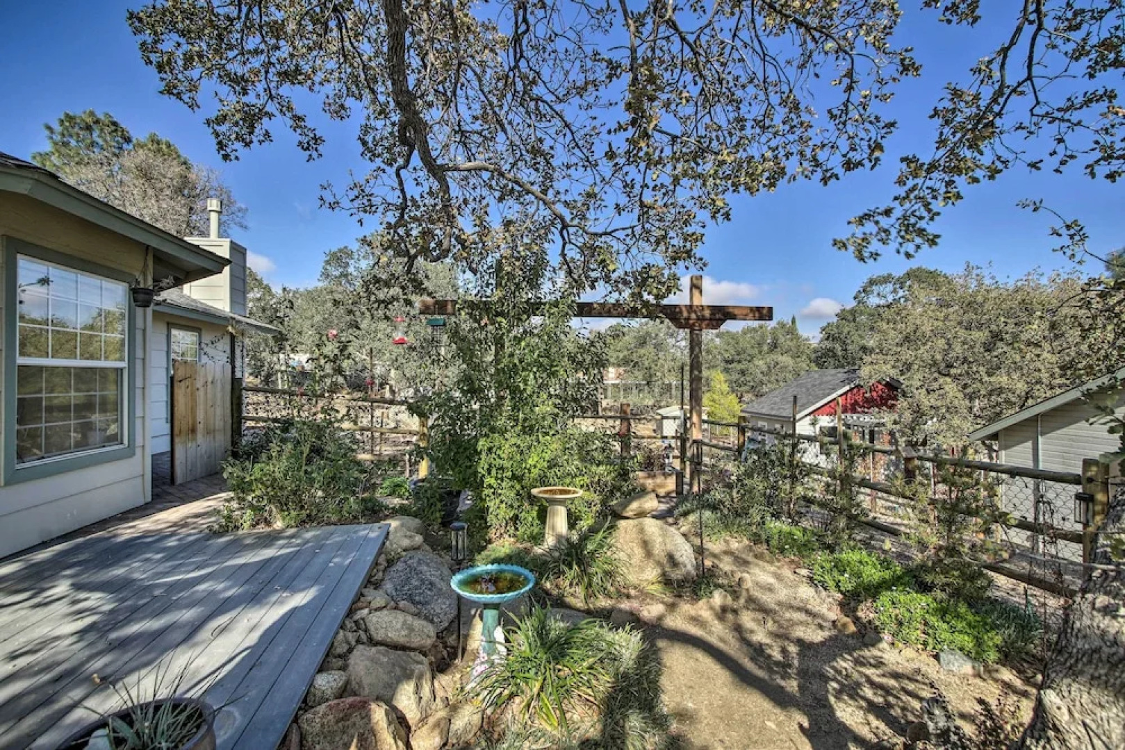 Welcoming Tehachapi Home w/ Deck & Grill!