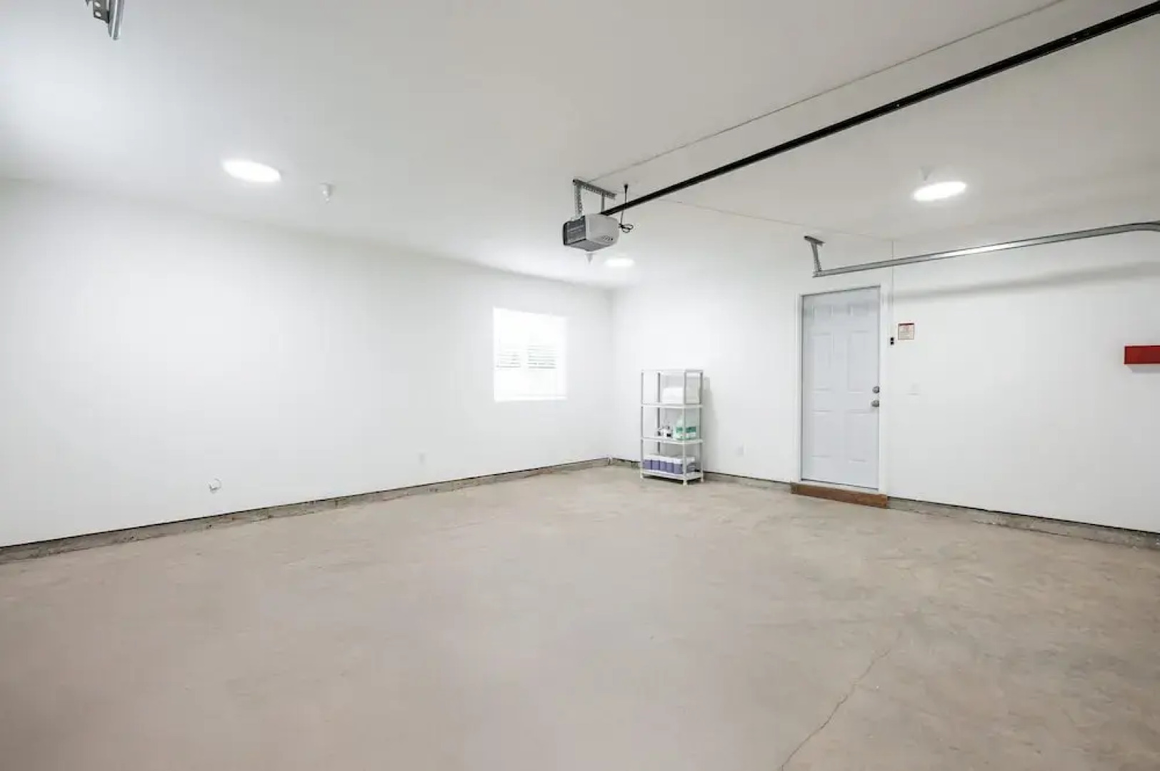 Cozy Modern Stay in Alhambra 30plus Days Welcome