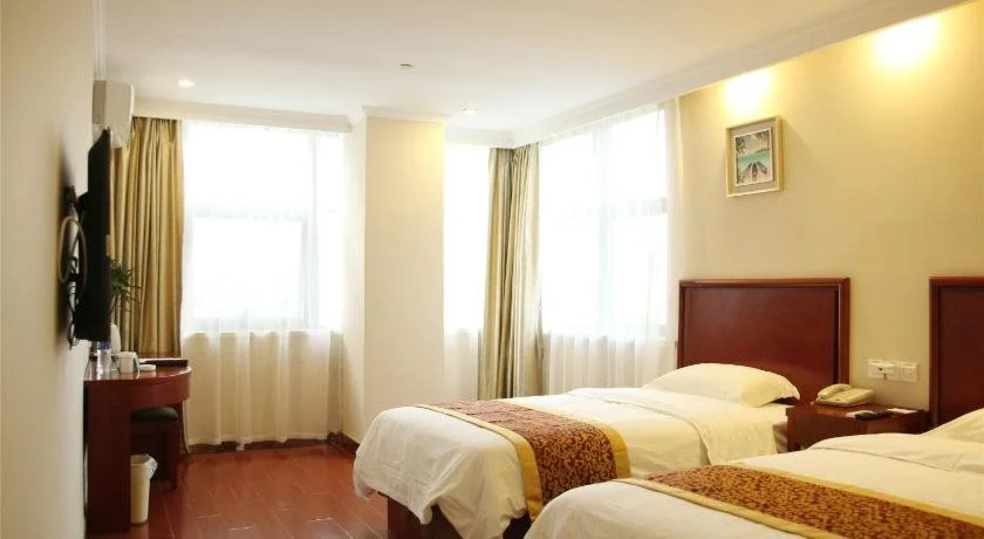 GreenTree Inn Rongcheng Swan Lake Business Hotel
