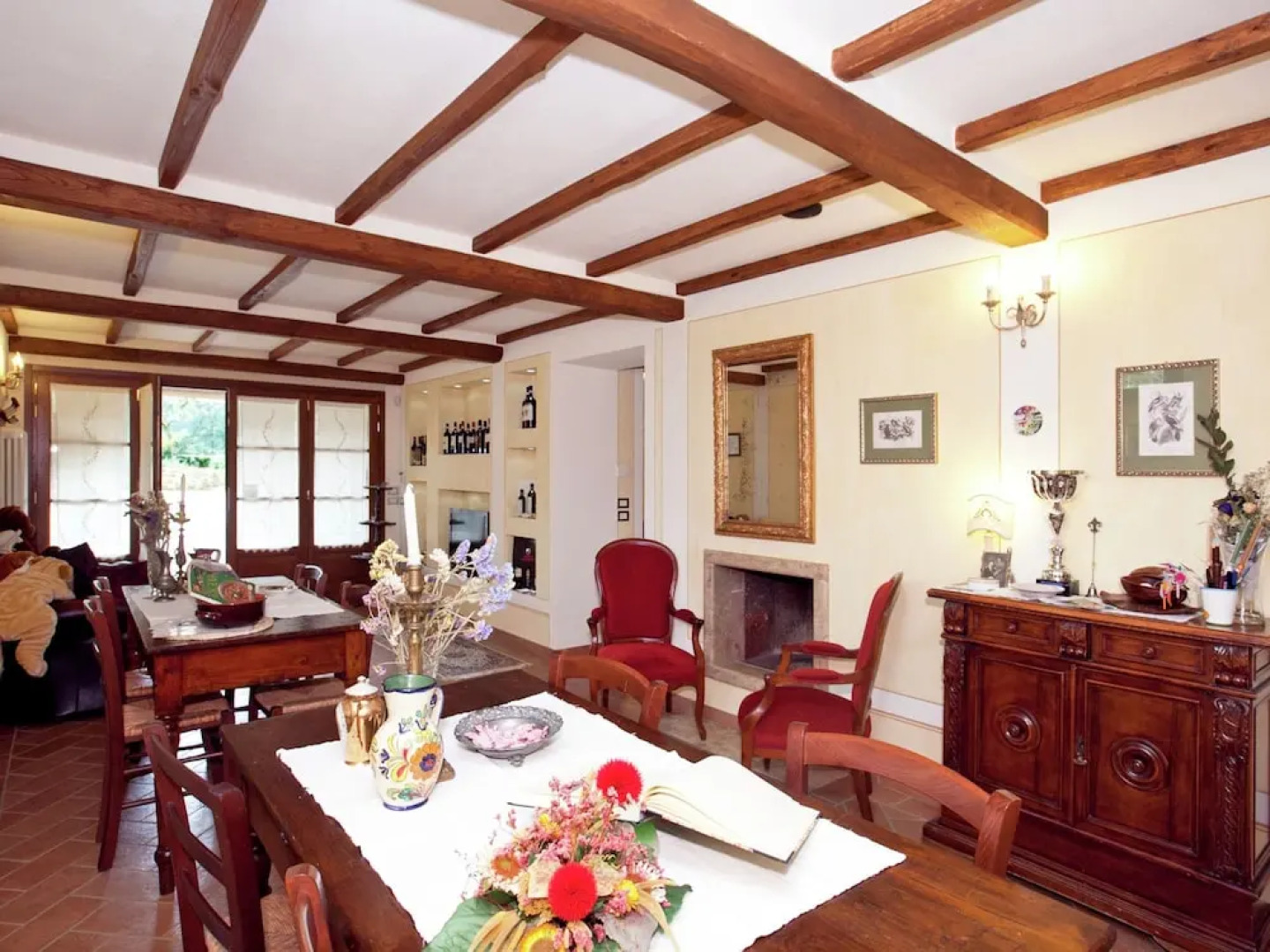 Tuscan Style Apartment with View of the Hills