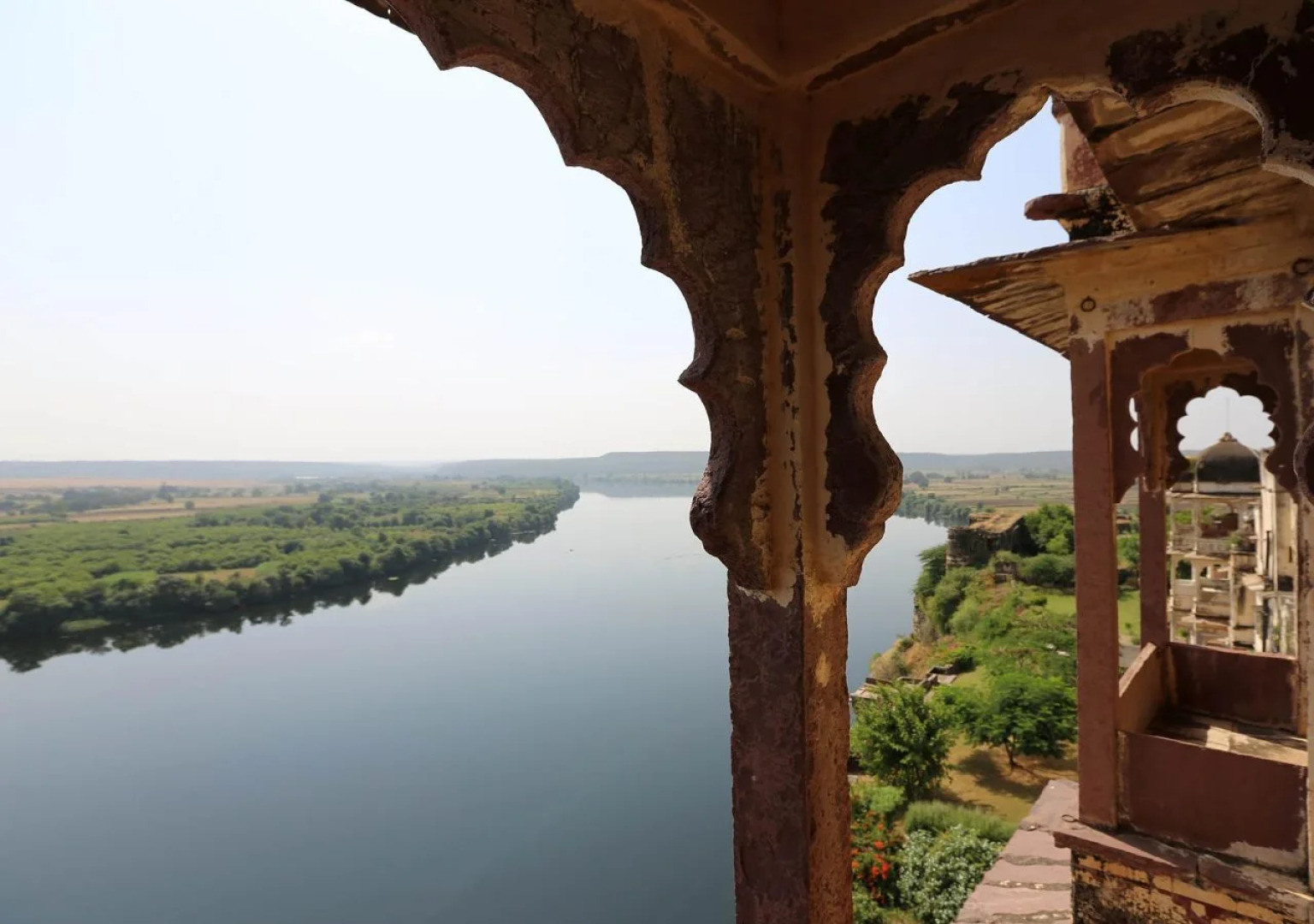 Bhainsrorgarh Fort Hotel