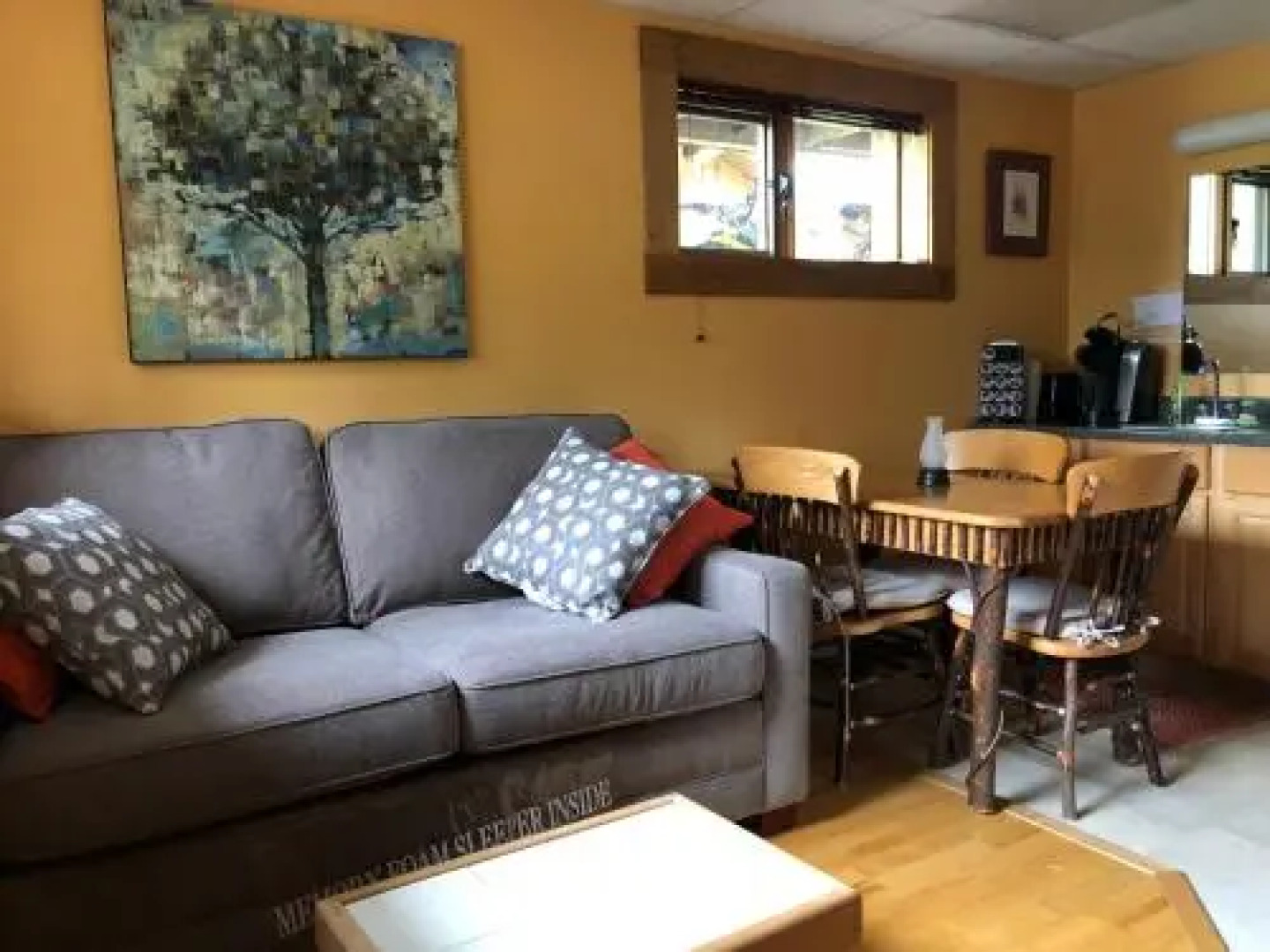 Sawing Logzz Bed and Breakfast