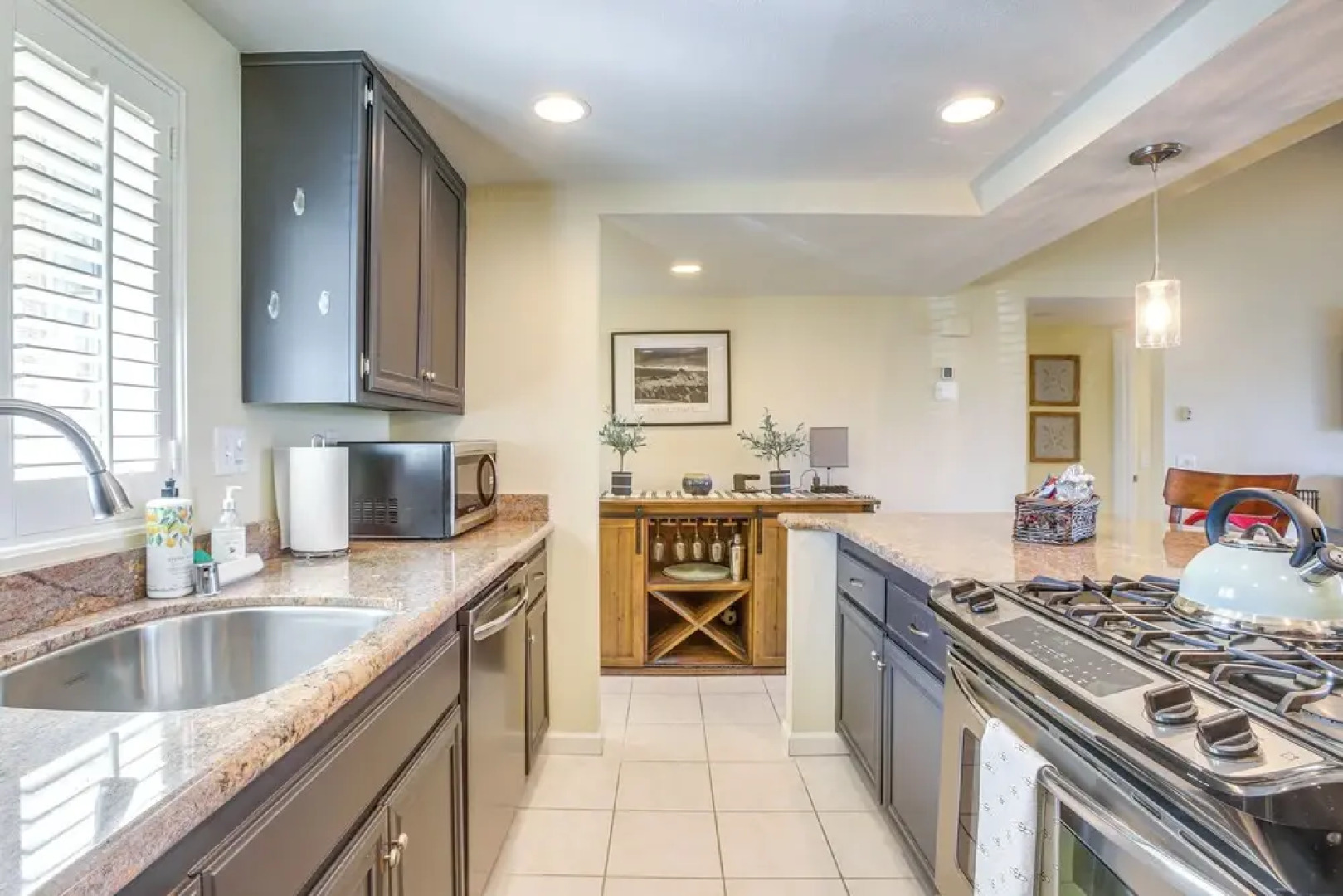 Games, Grill & Golf Course View: Palm Desert Gem!