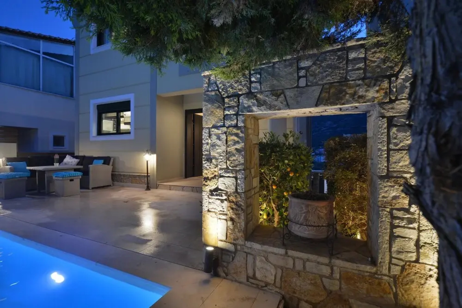 Elegant Villa by B&E