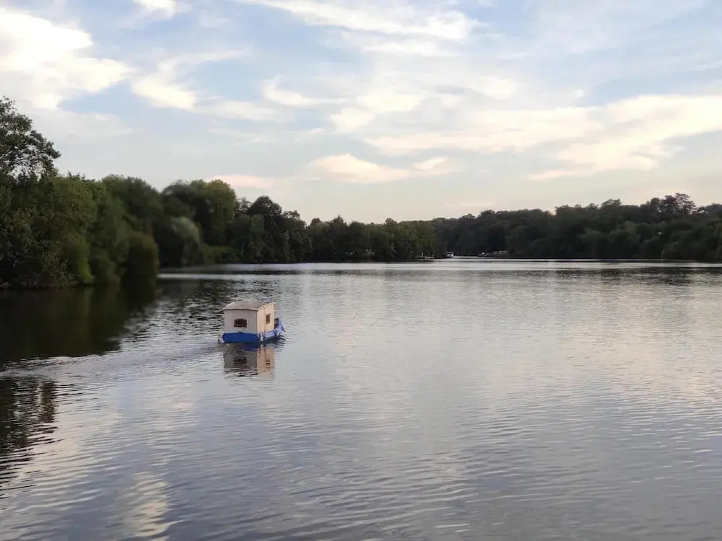 Péniche Carpe Diem La Rivière House