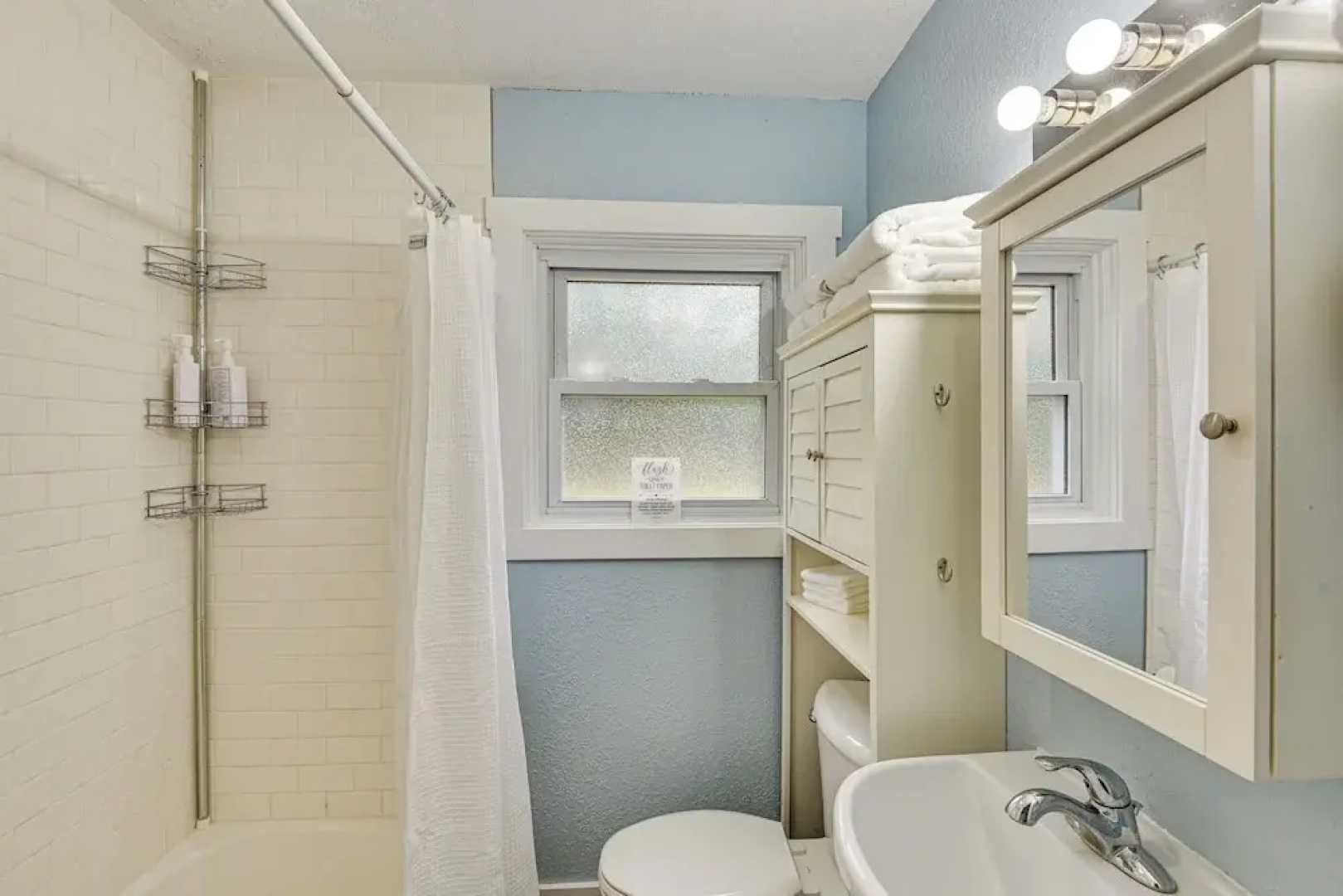 < 1 Mi to Notre Dame: Family-friendly Home!