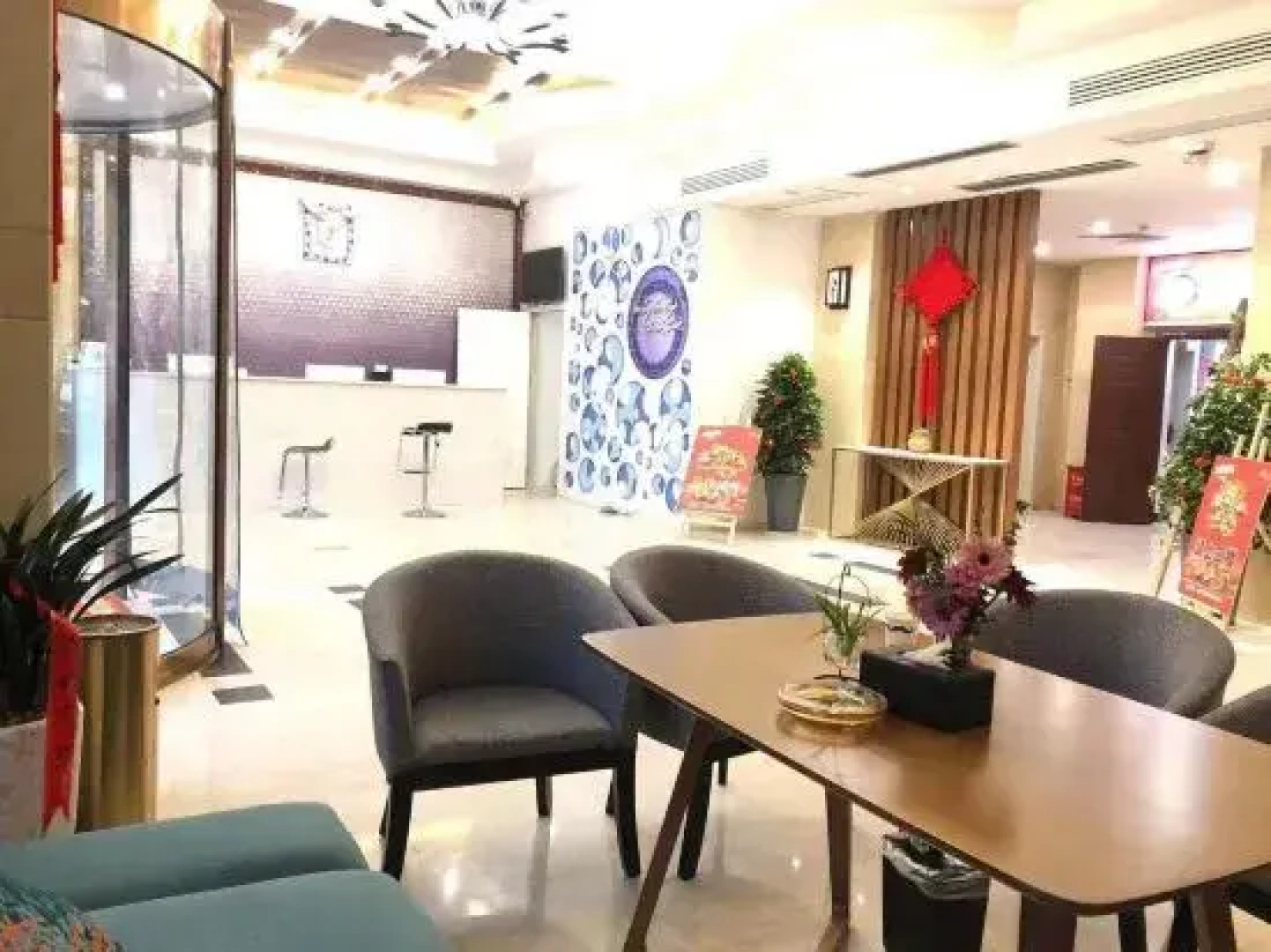 Pai Hotel (Lichuan Shopp Plaza)