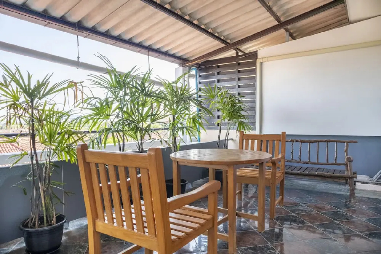 OYO 736 Green Poshtel