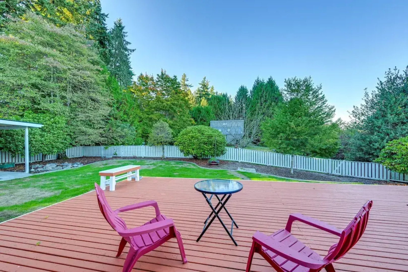 Enchanting Puyallup Home w/ Spacious Deck!