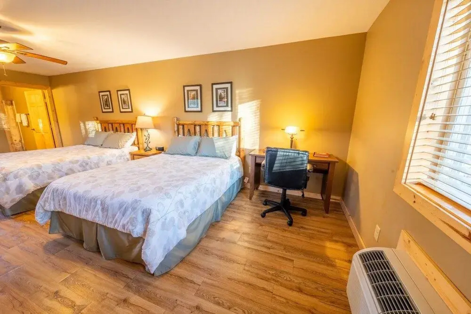 Appeldoorn's Sunset Bay Resort