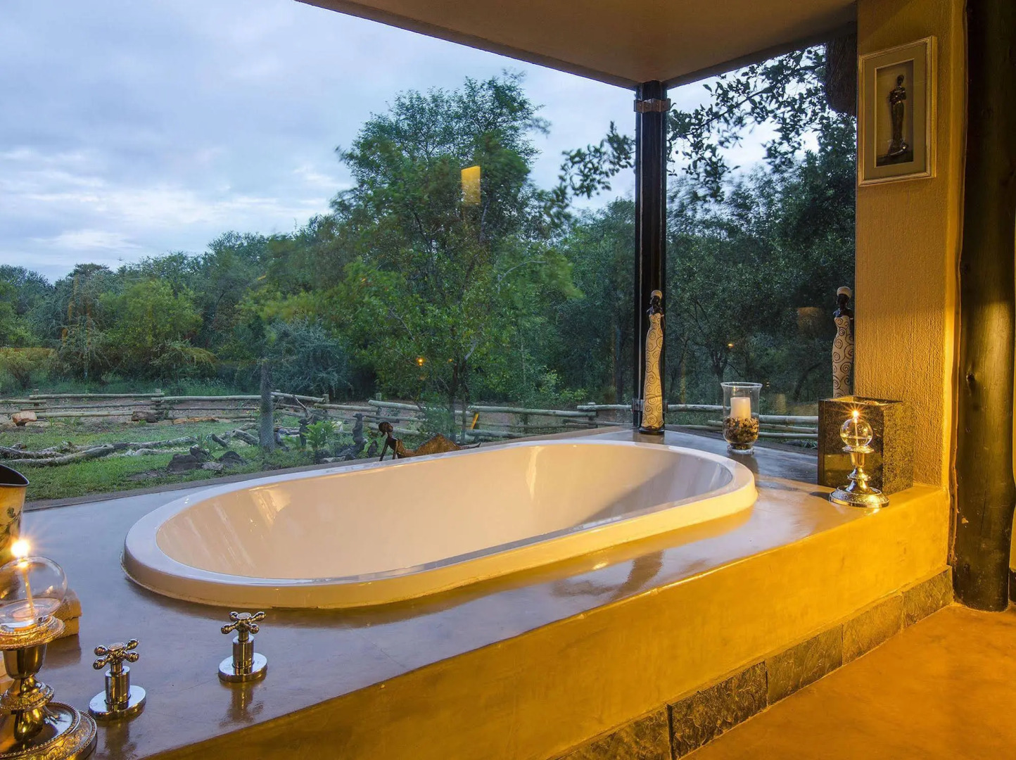 Raptor Retreat Game Lodge