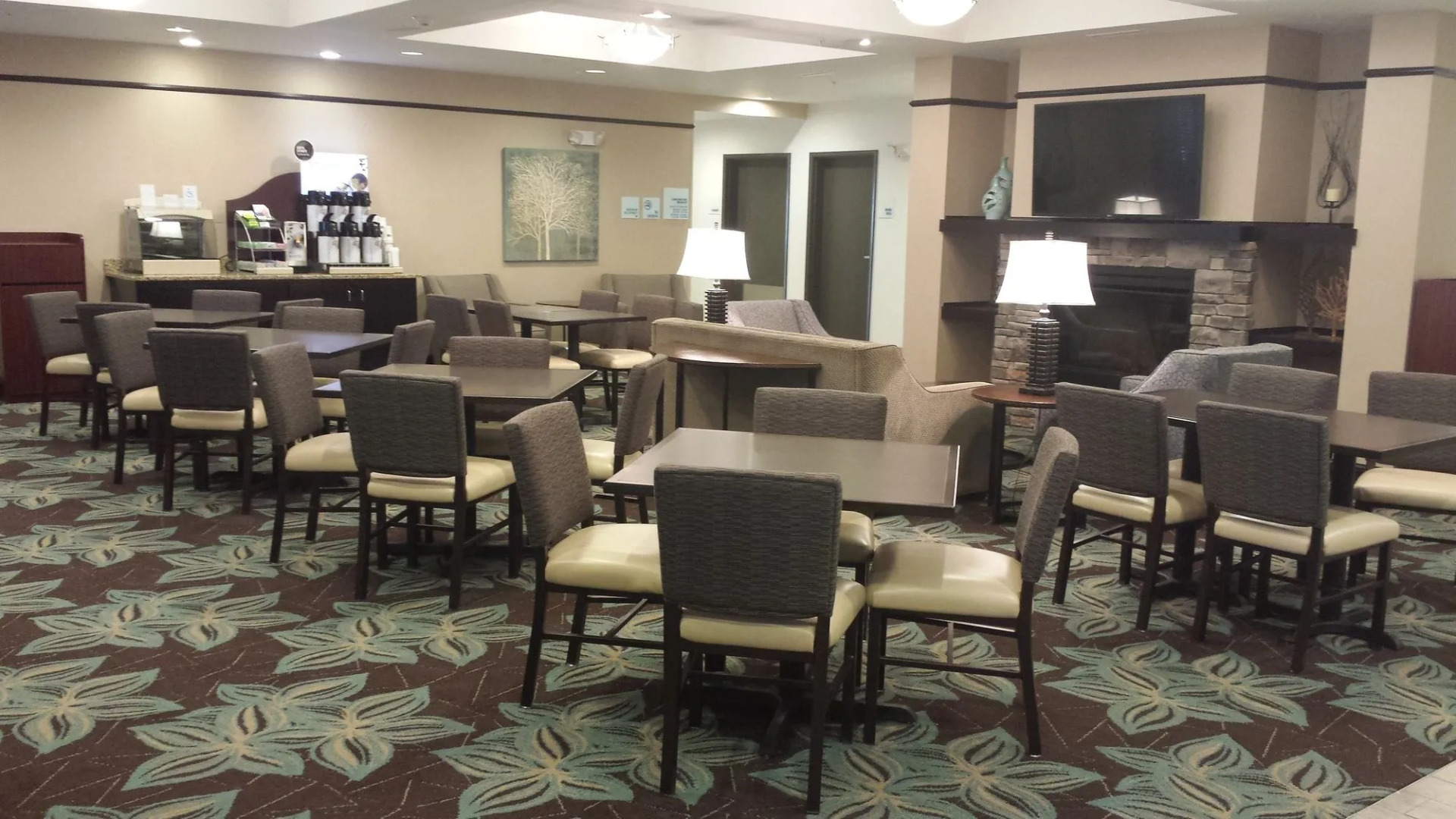 Holiday Inn Express Hotel & Suites Emporia Northwest by IHG