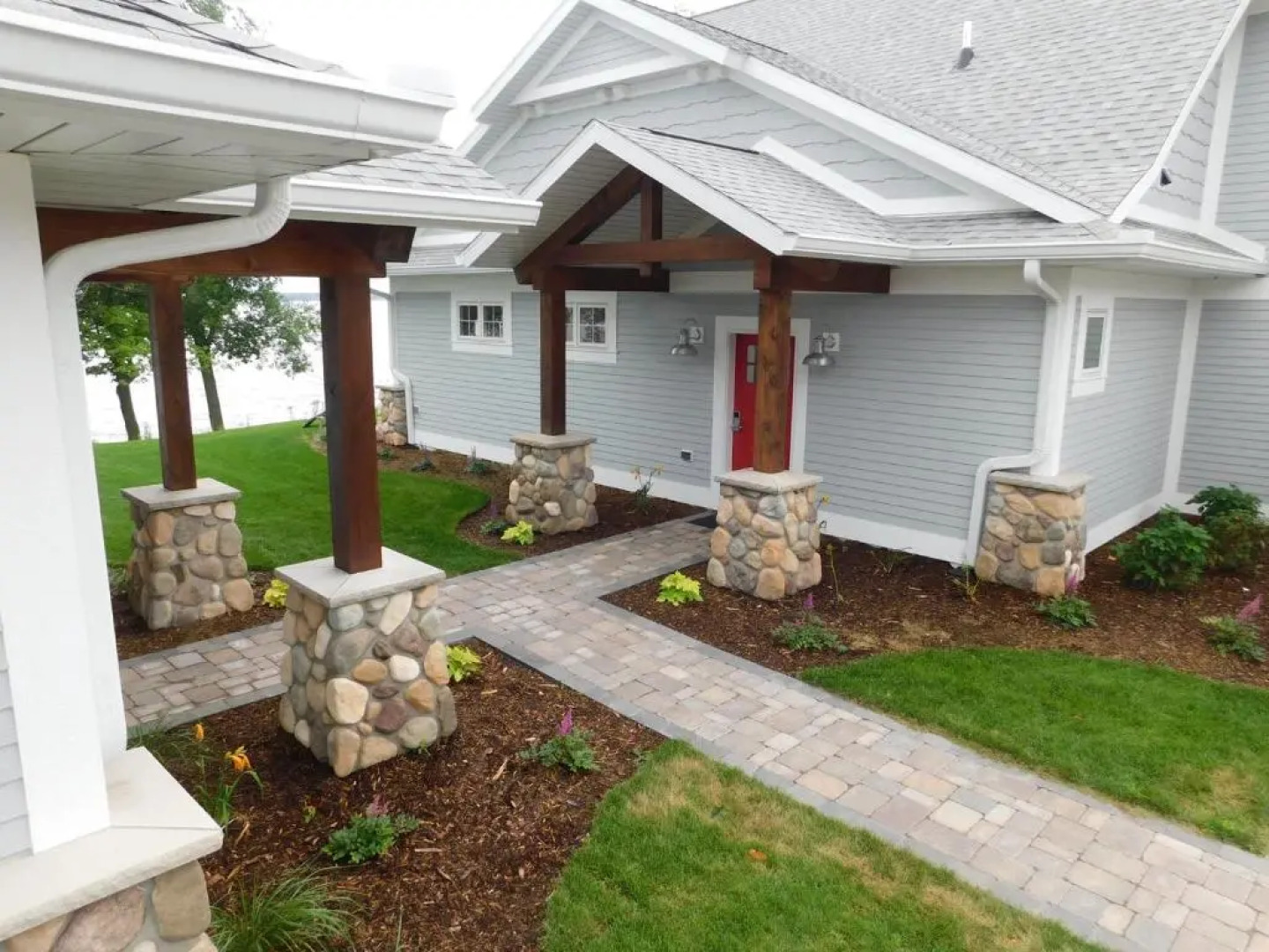 Quarterdeck Resort & Restaurant