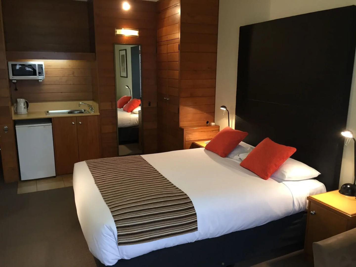 Sovereign Park Motor Inn