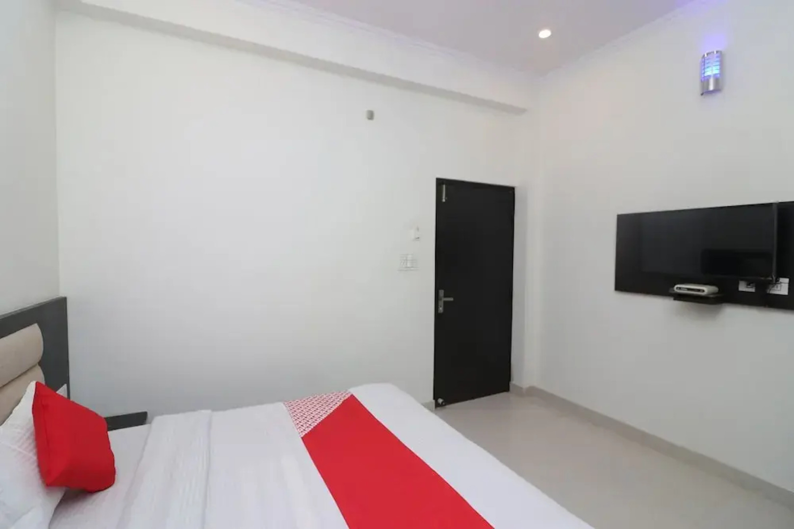 Collection O 28238 HOTEL CLASSIC HERITAGE