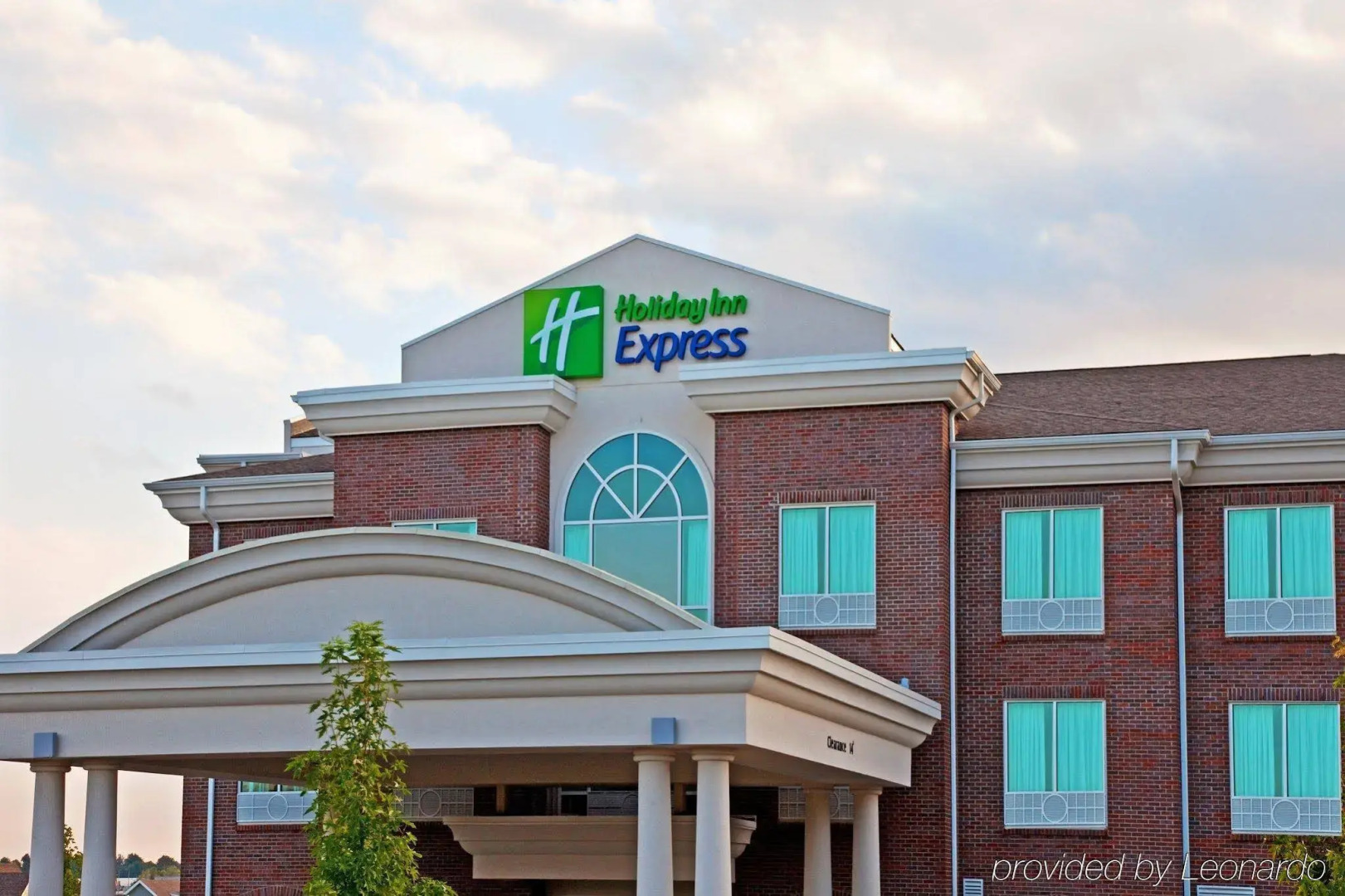 Holiday Inn Express & Suites Lexington Dtwn Area-Keenland by IHG