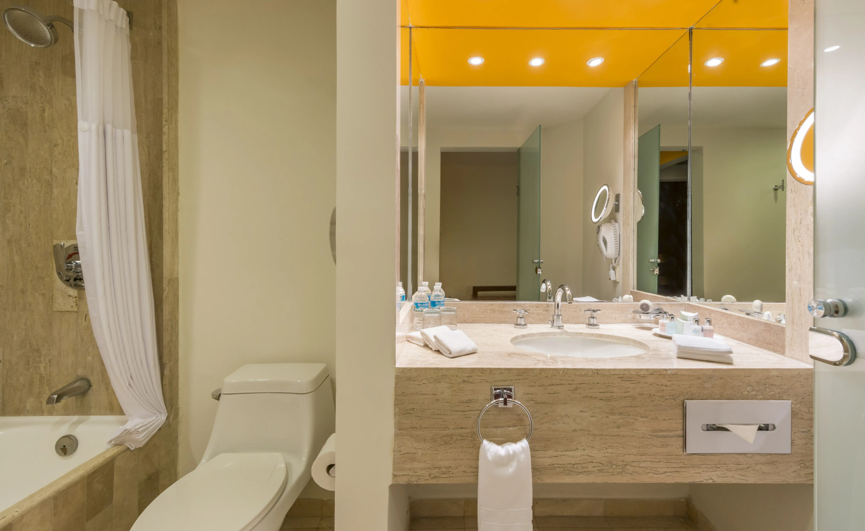 Отель Camino Real Aeropuerto Mexico